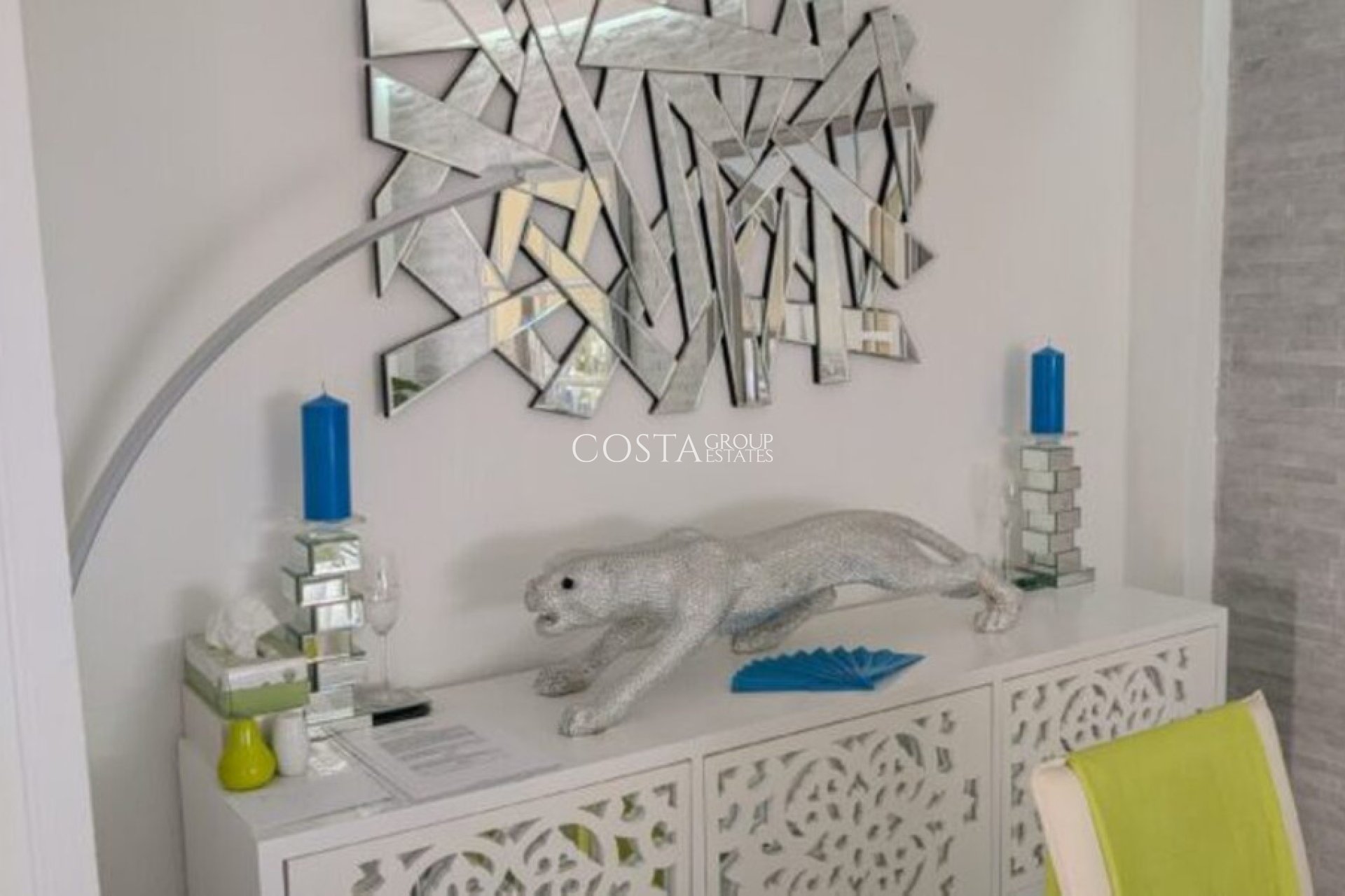 Resale - Villa -
Orihuela Costa - Villamartin