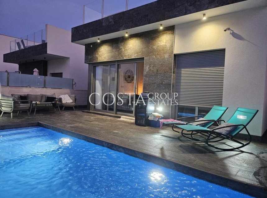 Resale - Villa -
Orihuela Costa - Villamartin