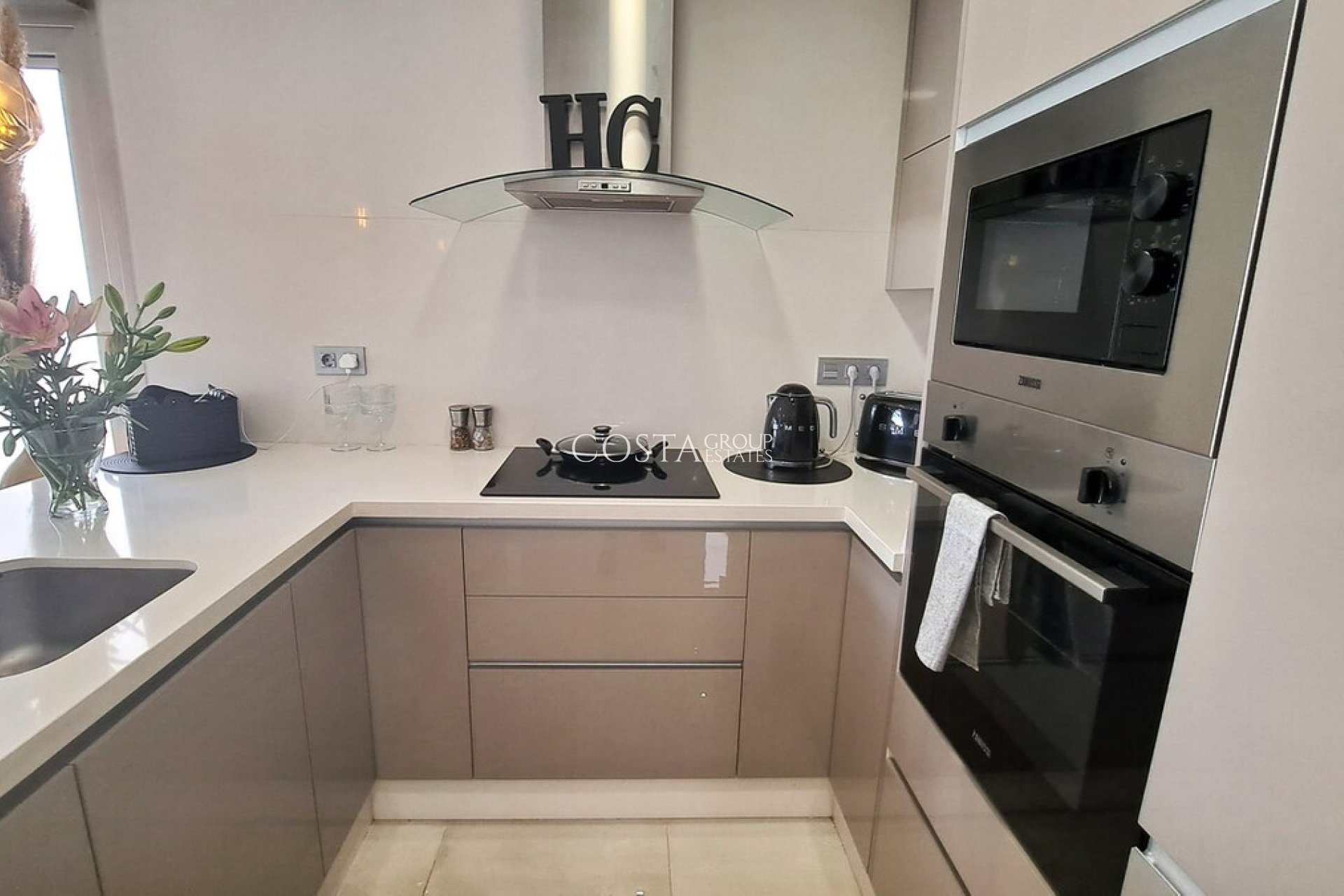 Resale - Villa -
Orihuela Costa - Villamartin