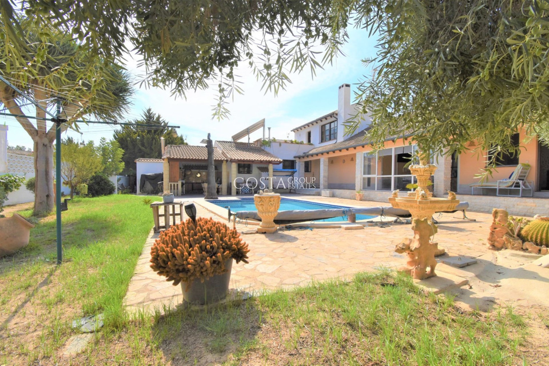 Resale - Villa -
Orihuela Costa - Villamartin