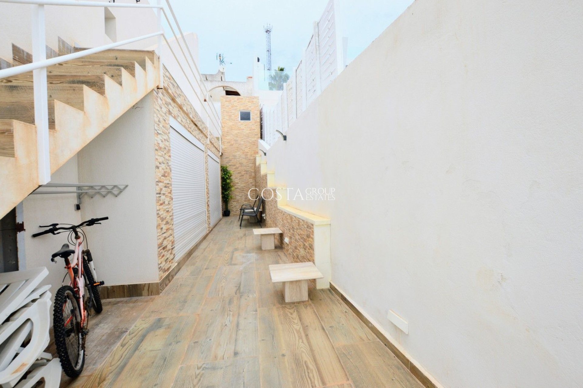 Resale - Villa -
Orihuela Costa - Villamartin