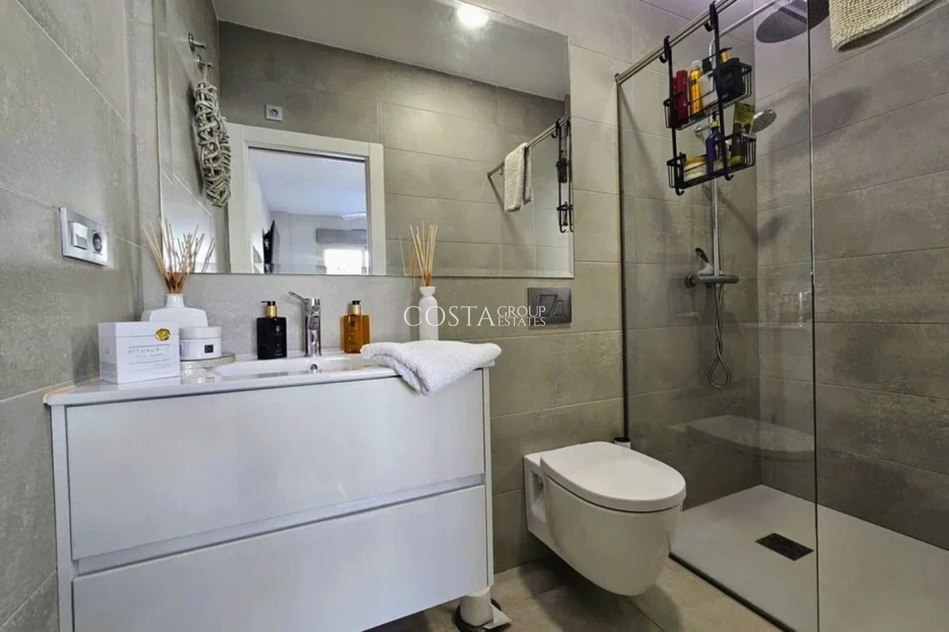 Resale - Villa -
Orihuela Costa - Villamartin