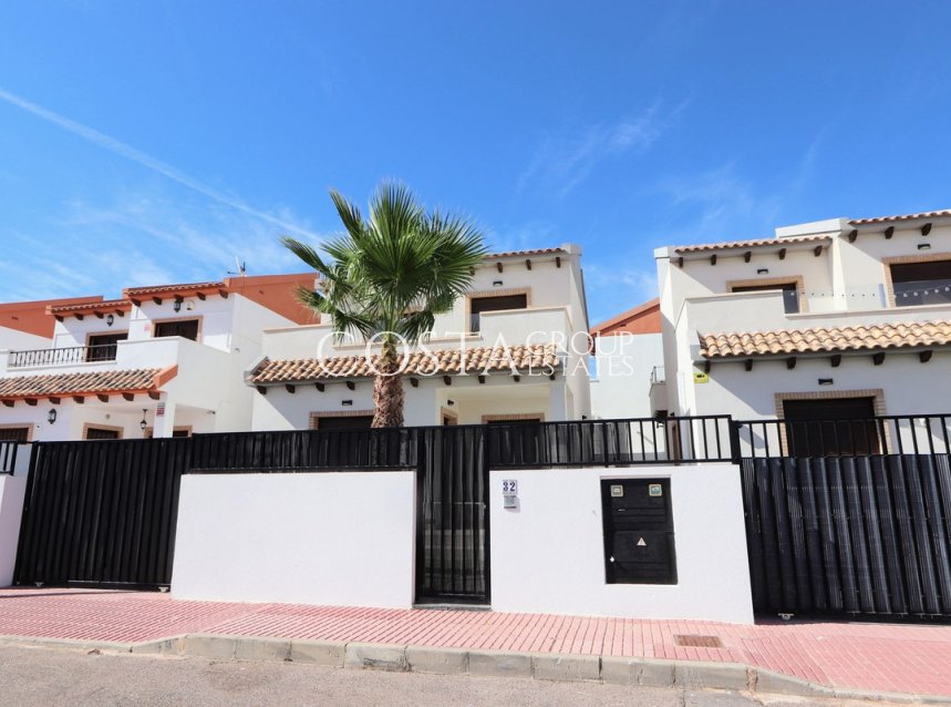 Resale - Villa -
Orihuela Costa - Villamartin