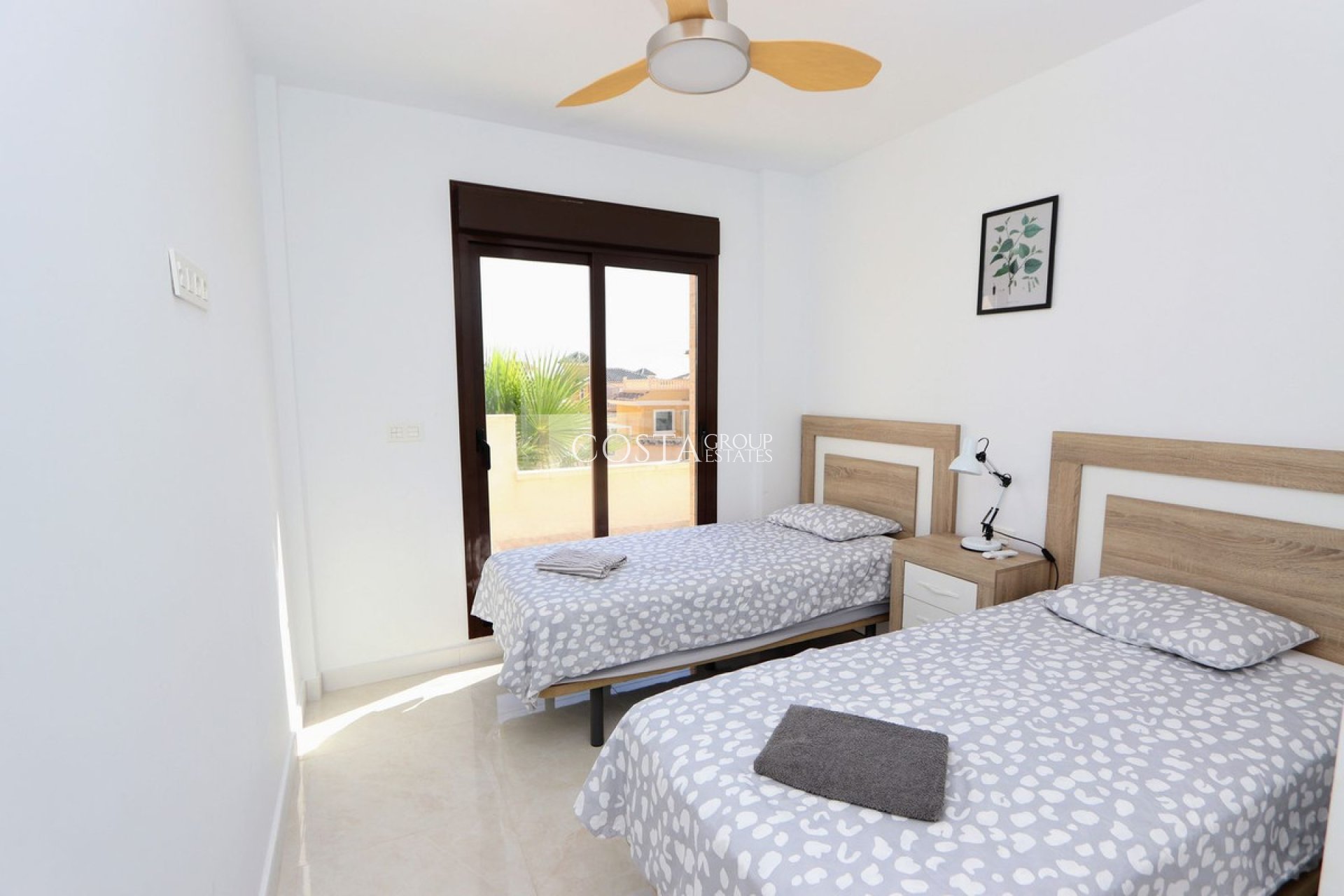 Resale - Villa -
Orihuela Costa - Villamartin