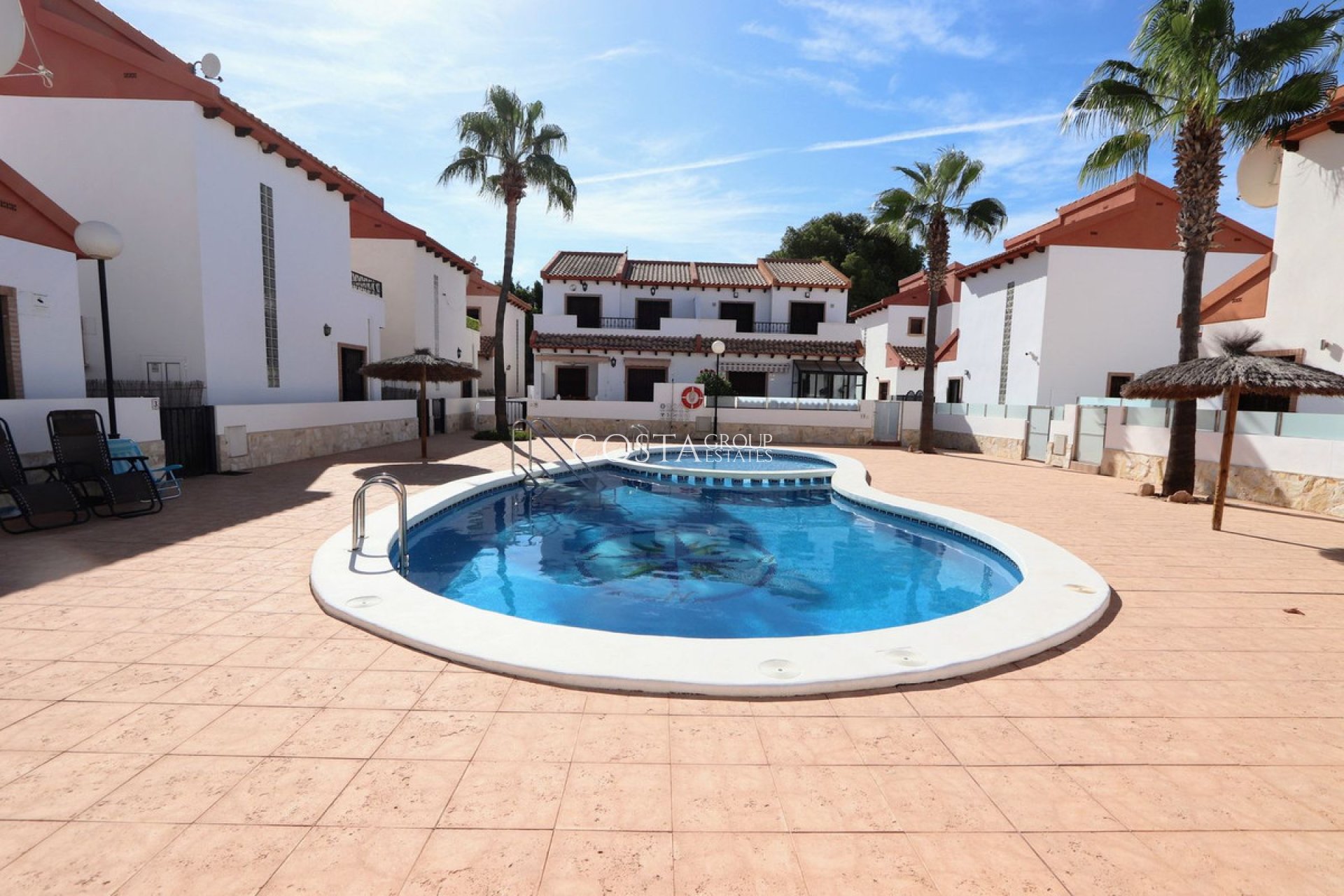 Resale - Villa -
Orihuela Costa - Villamartin