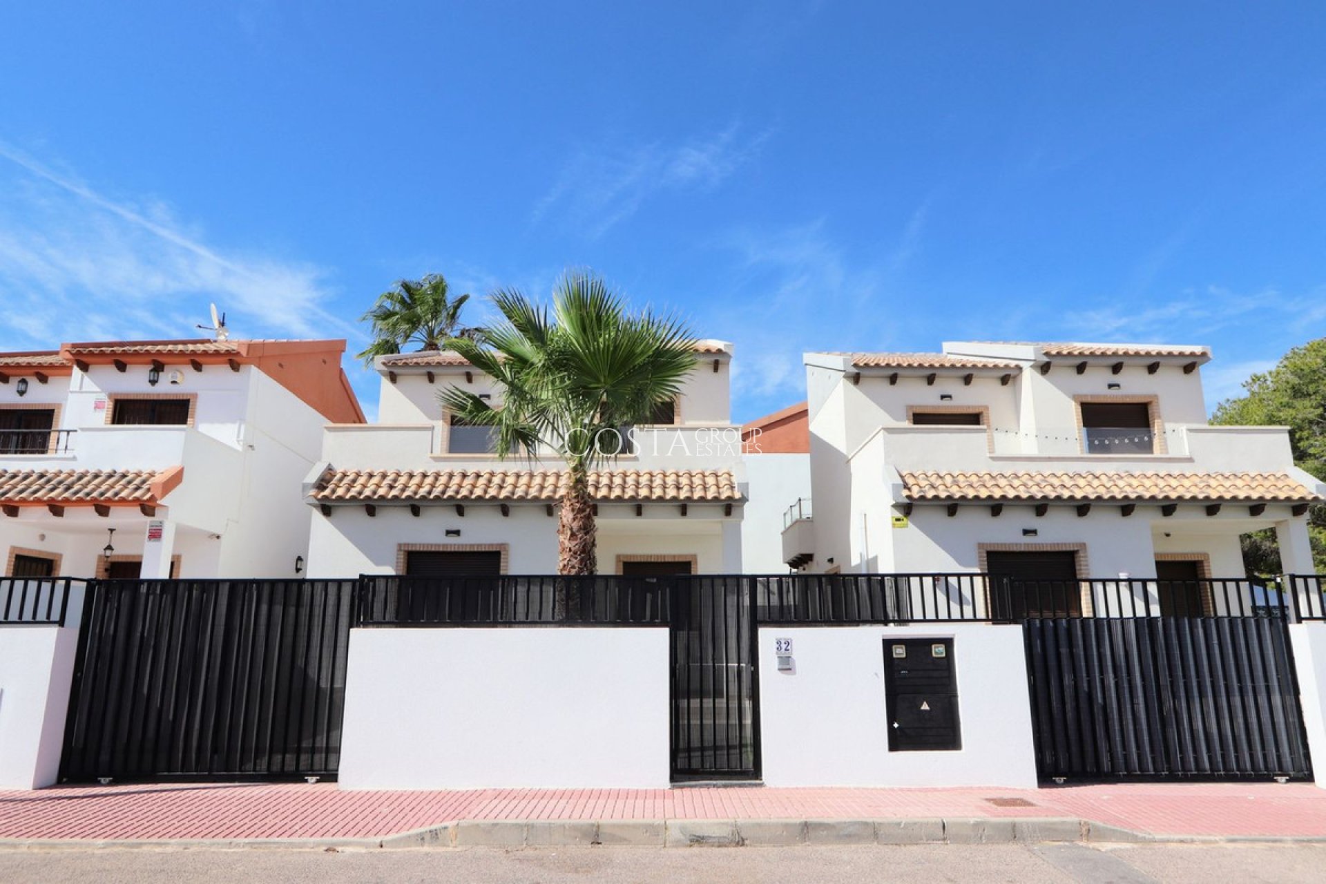Resale - Villa -
Orihuela Costa - Villamartin