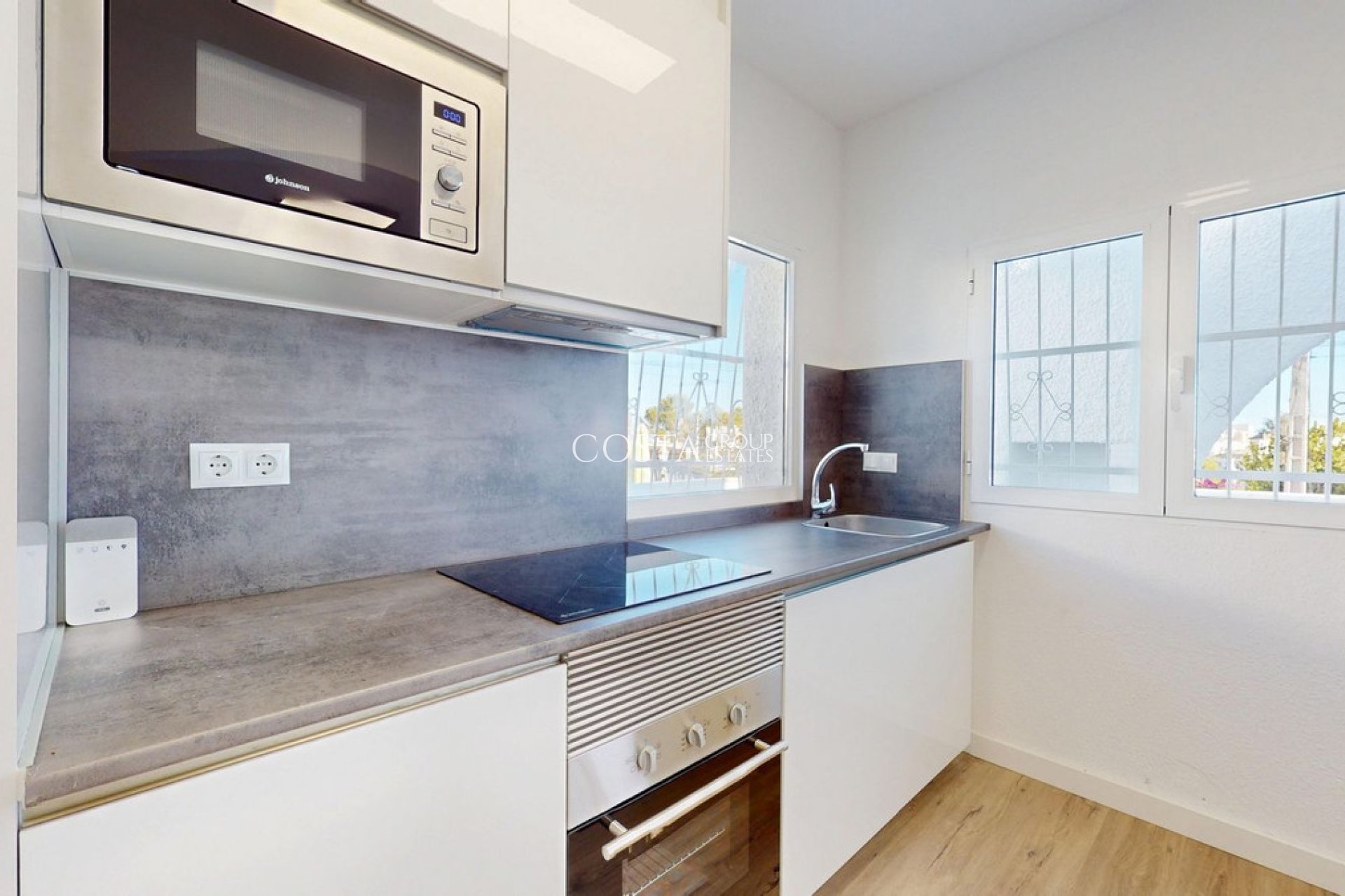 Resale - Villa -
Orihuela Costa - Villamartin