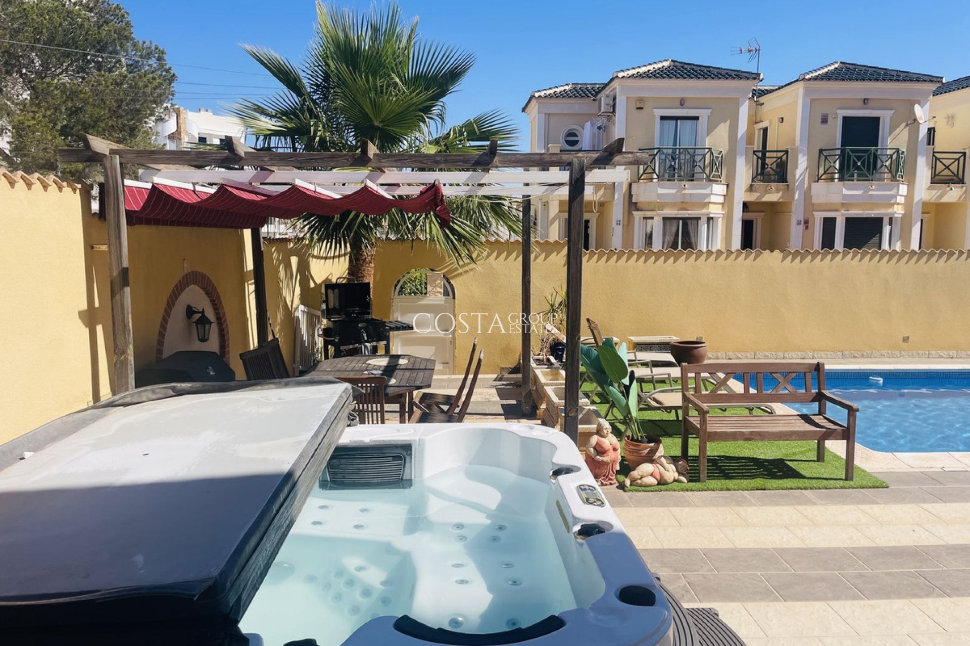Resale - Villa -
Orihuela Costa - Villamartin
