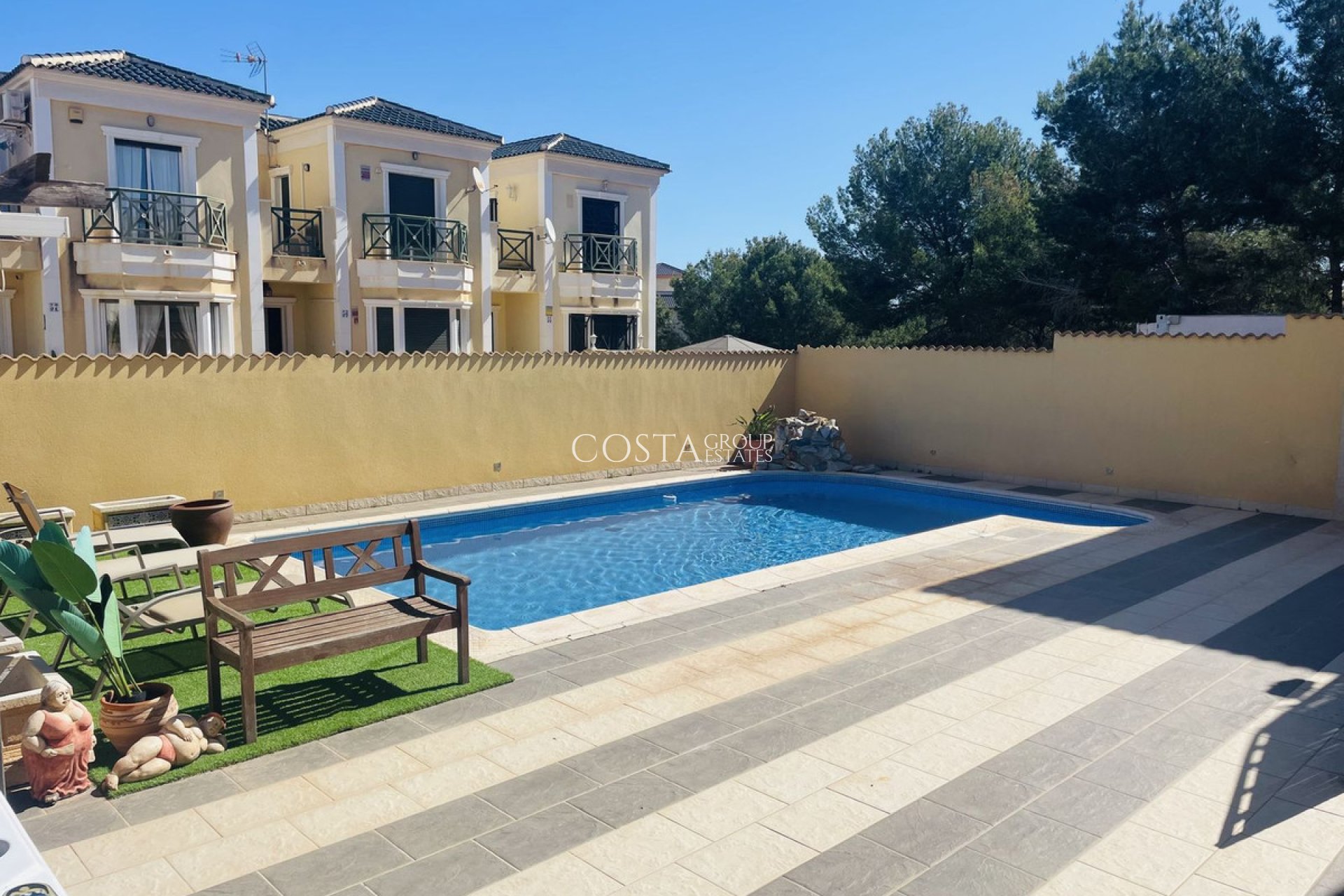 Resale - Villa -
Orihuela Costa - Villamartin