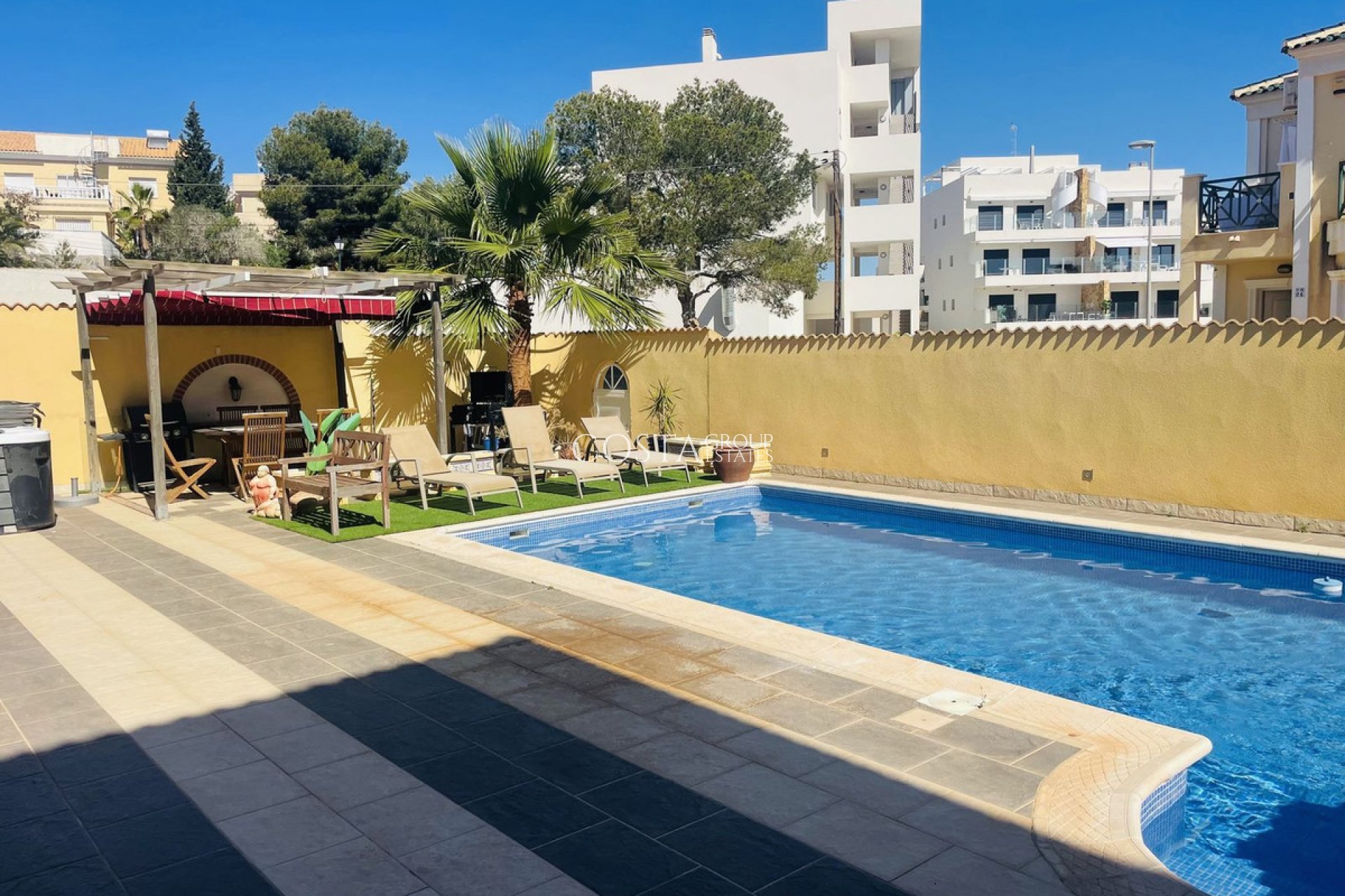 Resale - Villa -
Orihuela Costa - Villamartin