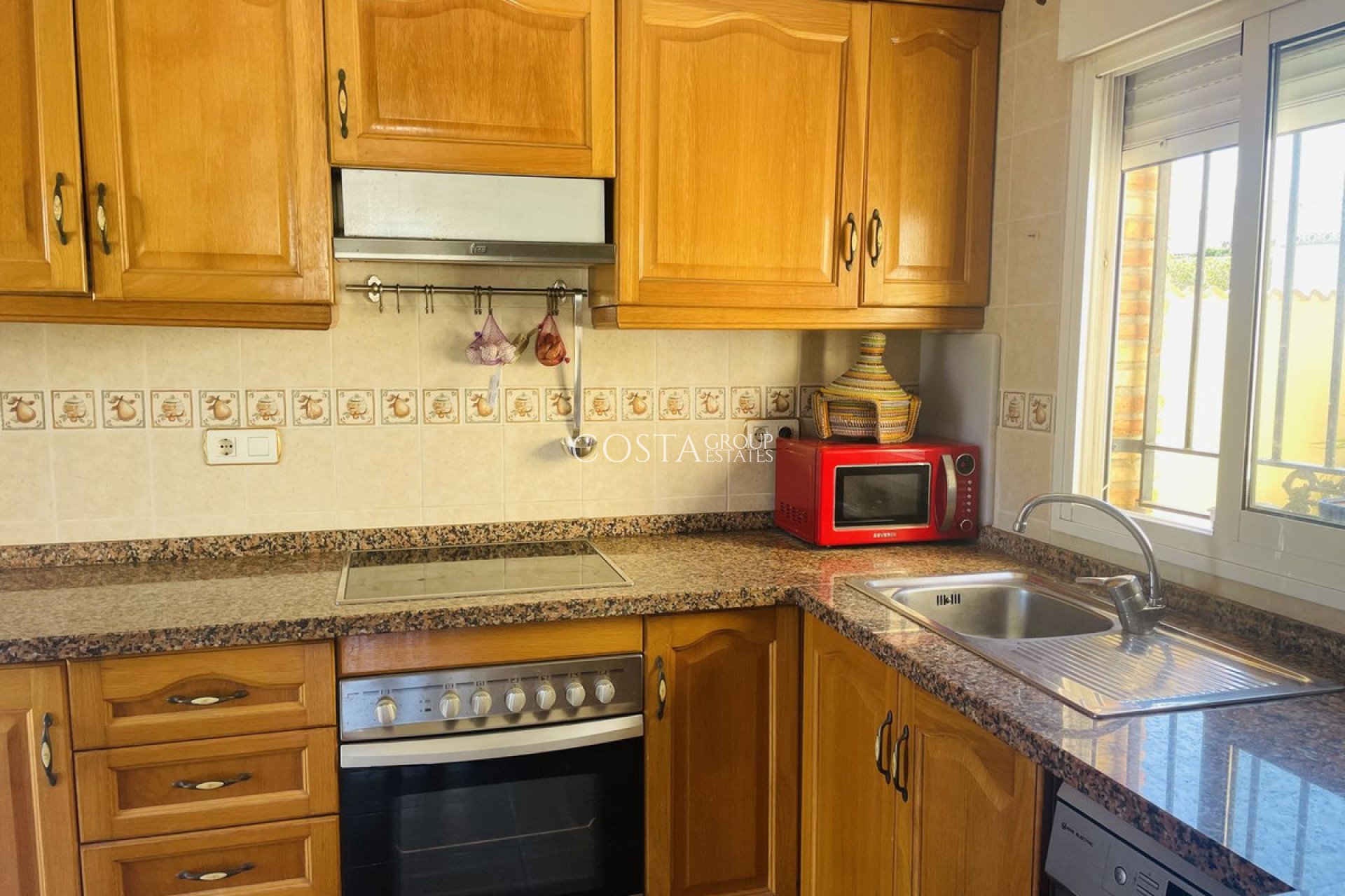 Resale - Villa -
Orihuela Costa - Villamartin