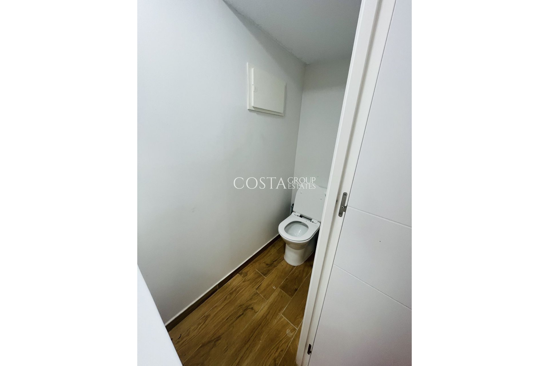 Resale - Villa -
Orihuela Costa - Villamartin