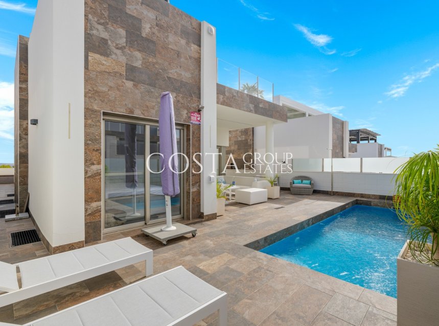 Resale - Villa -
Orihuela Costa - Villamartín