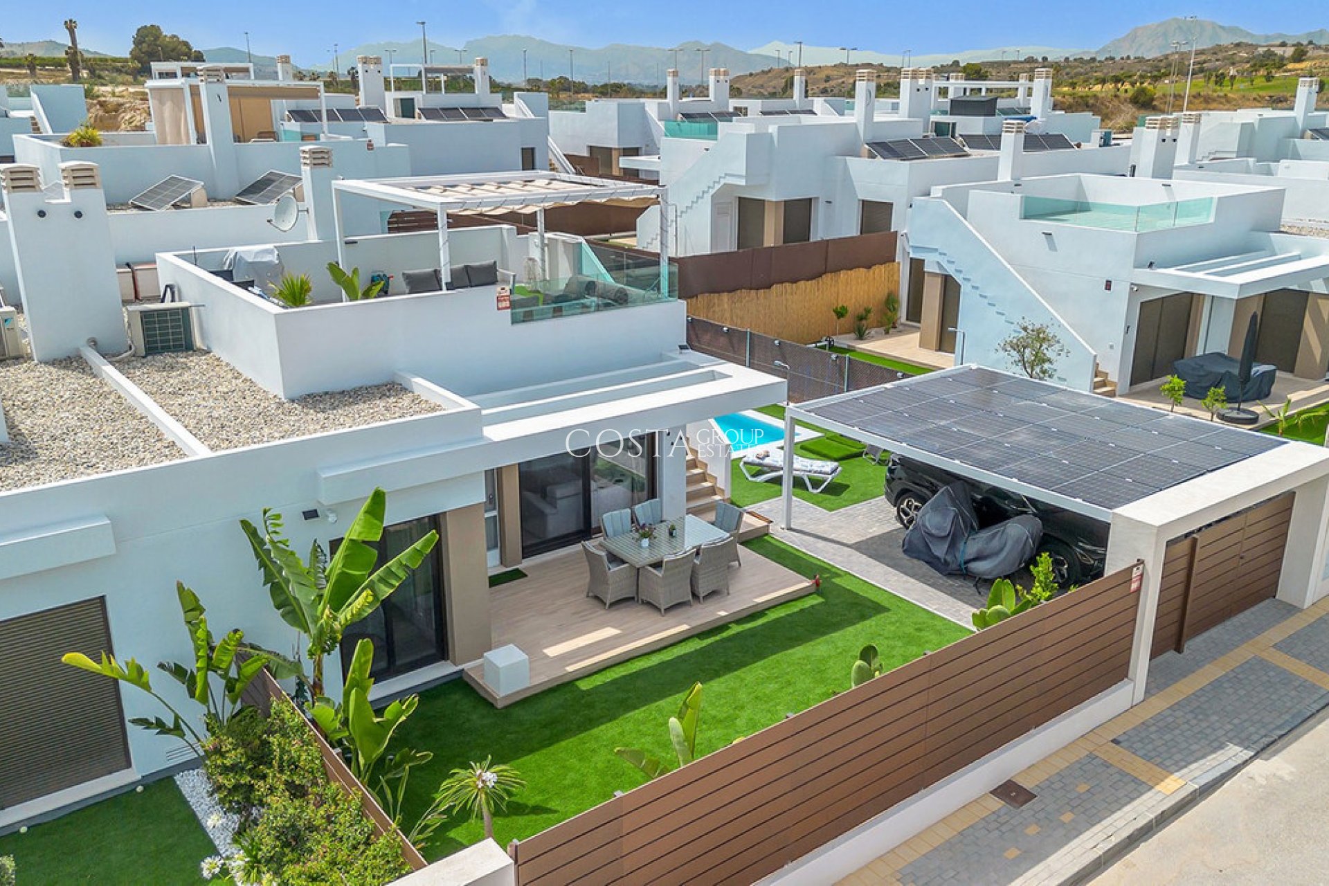 Resale - Villa -
Orihuela Costa - Vista Bella Golf