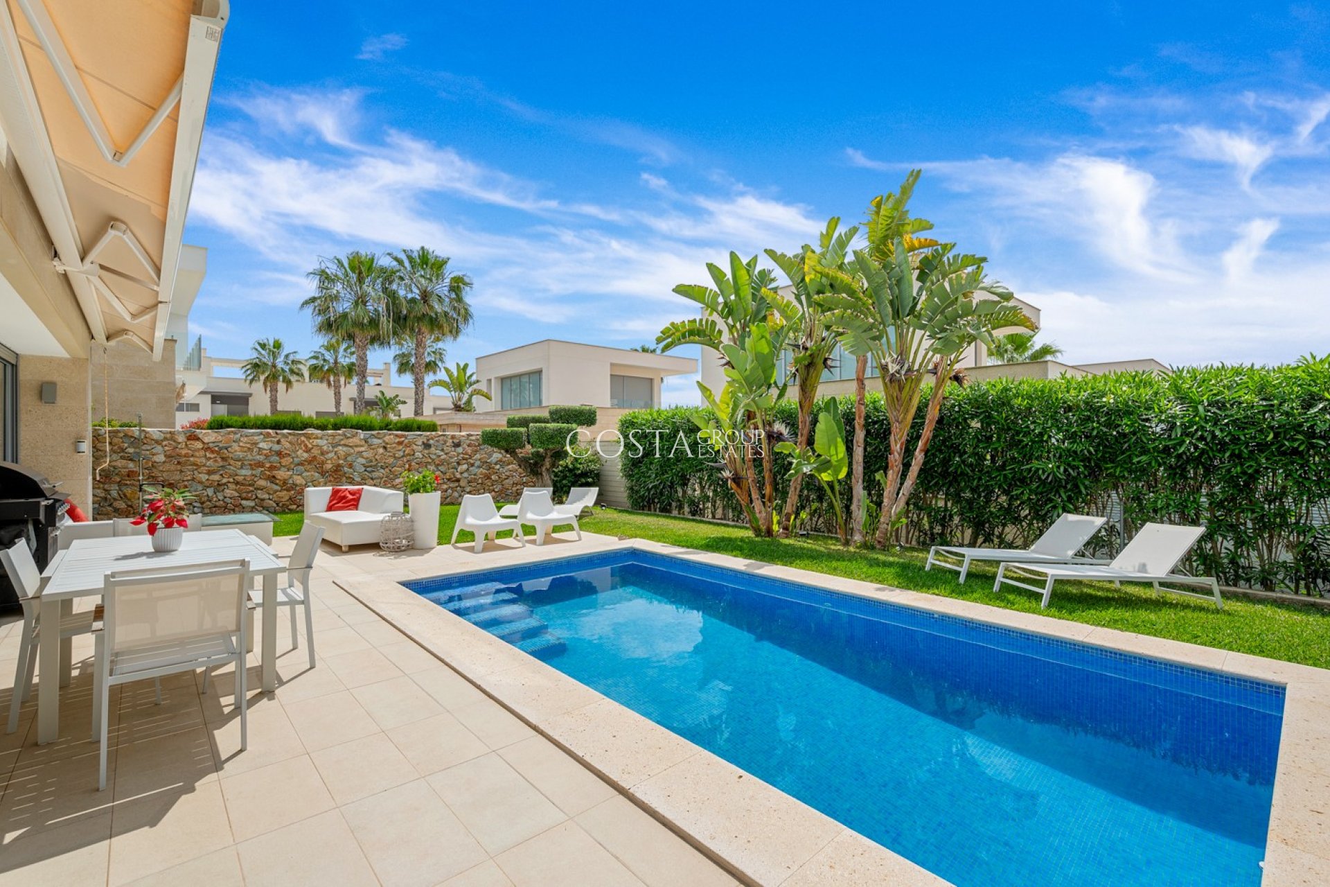 Resale - Villa -
Orihuela Costa - Vistabella Golf