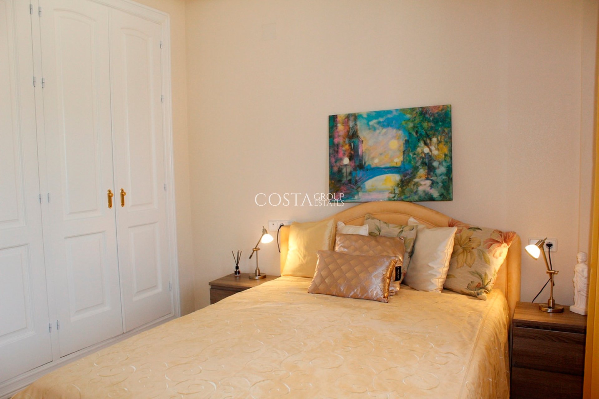 Resale - Villa -
Orihuela Costa