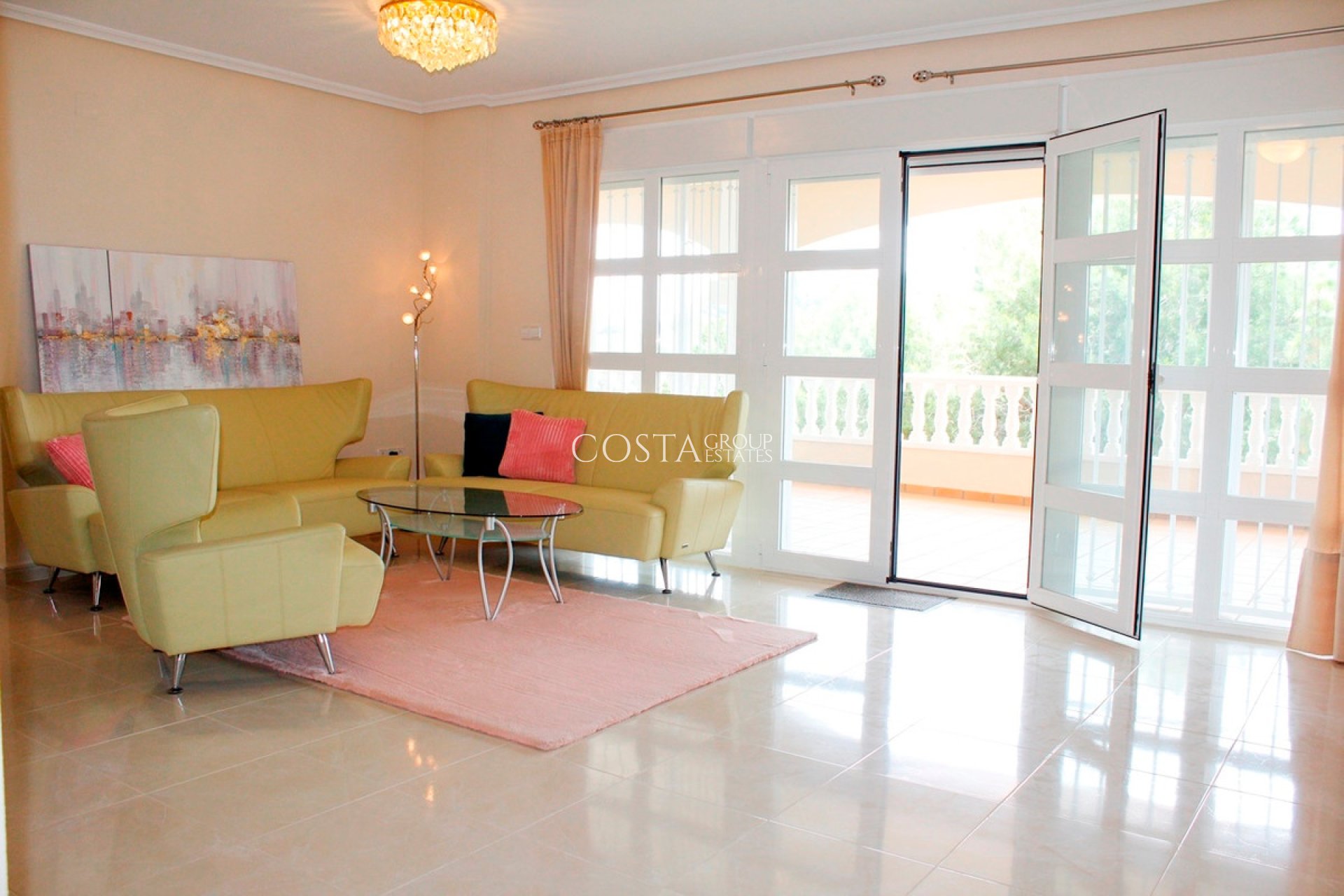 Resale - Villa -
Orihuela Costa