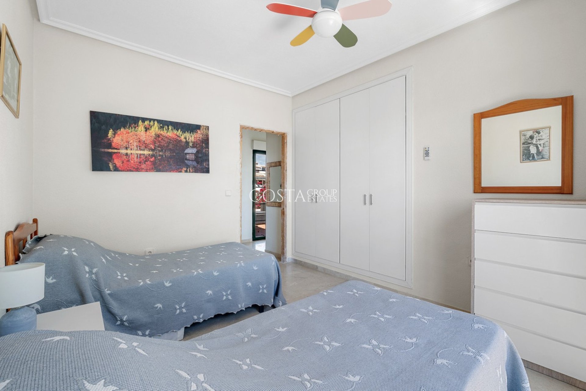 Resale - Villa -
Orihuela Costa