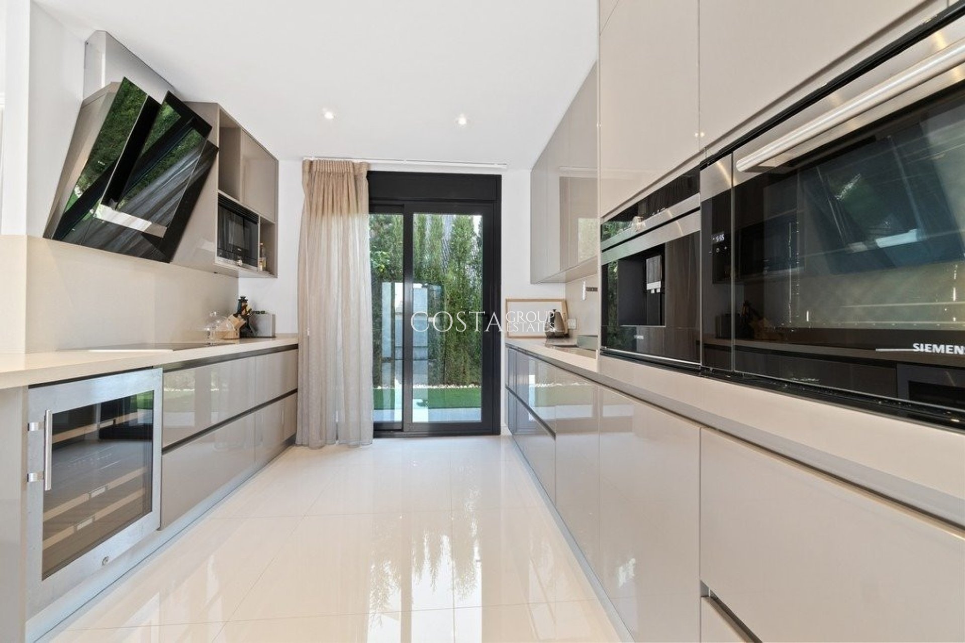 Resale - Villa -
Orihuela Costa