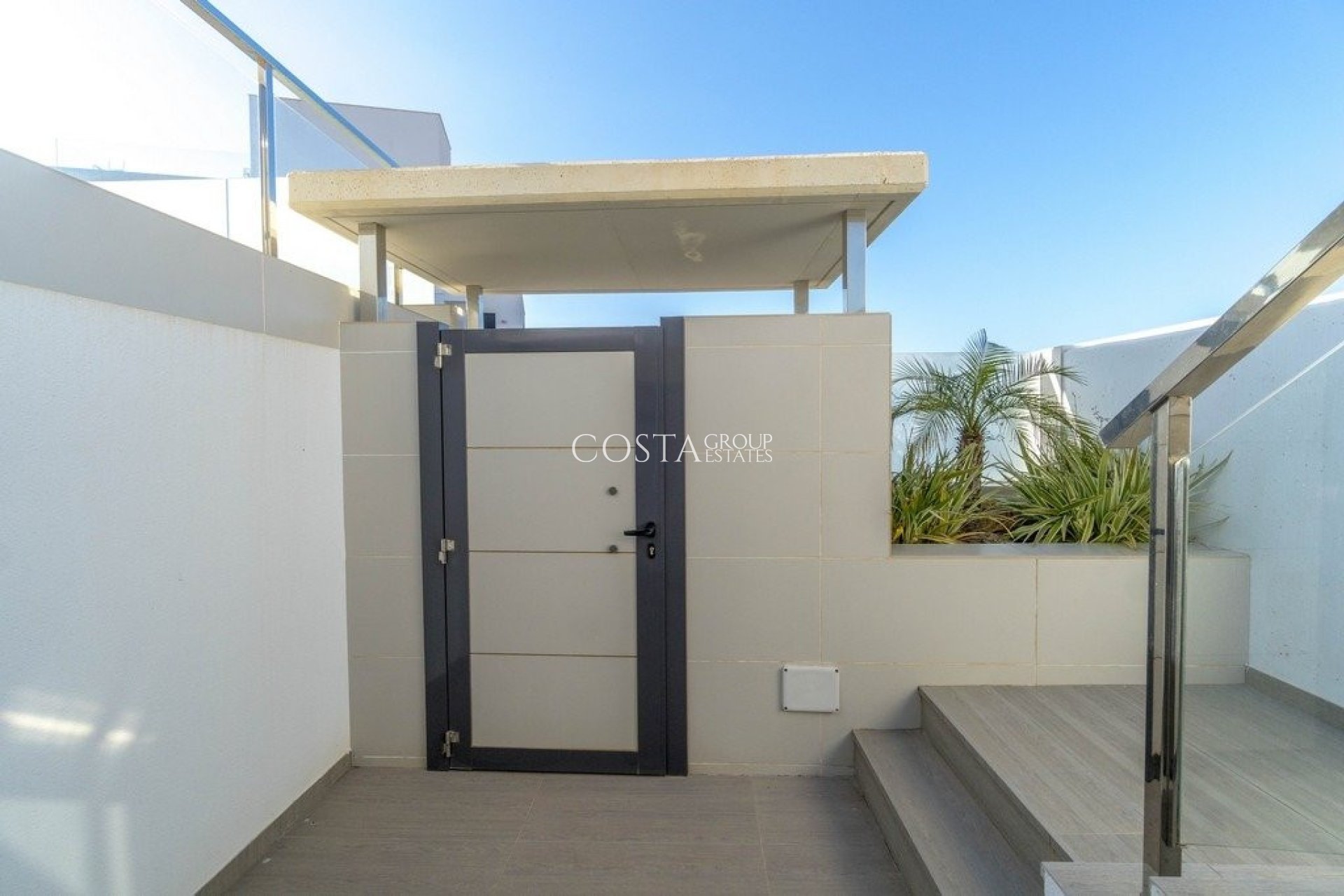 Resale - Villa -
Orihuela Costa