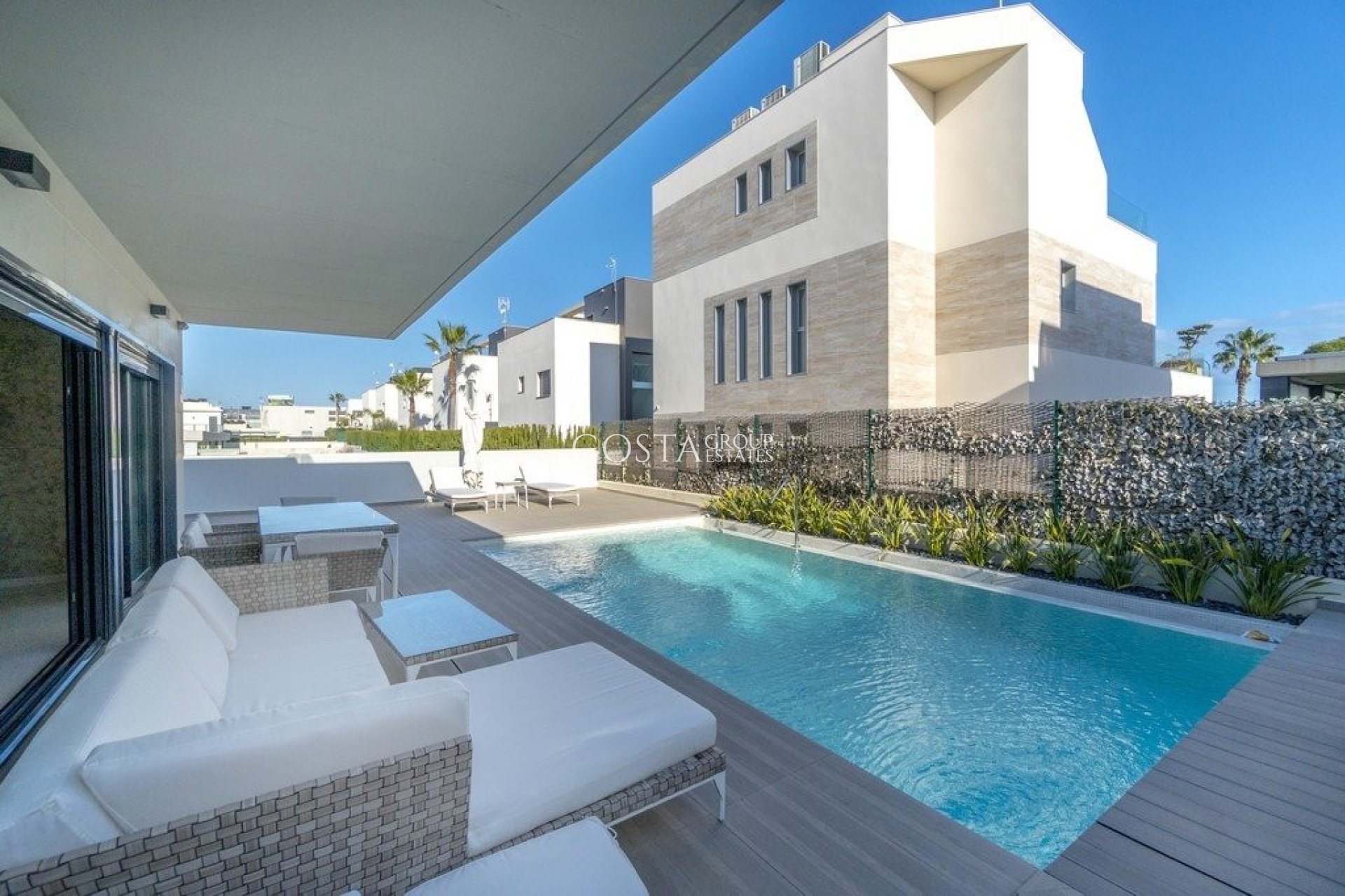 Resale - Villa -
Orihuela Costa