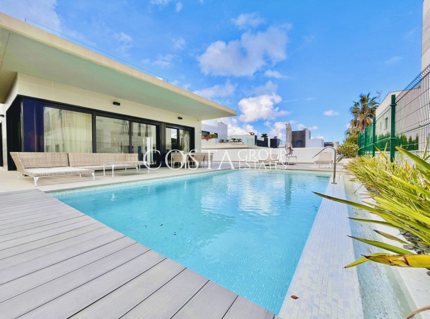 Resale - Villa -
Orihuela - Dehesa de Campoamor