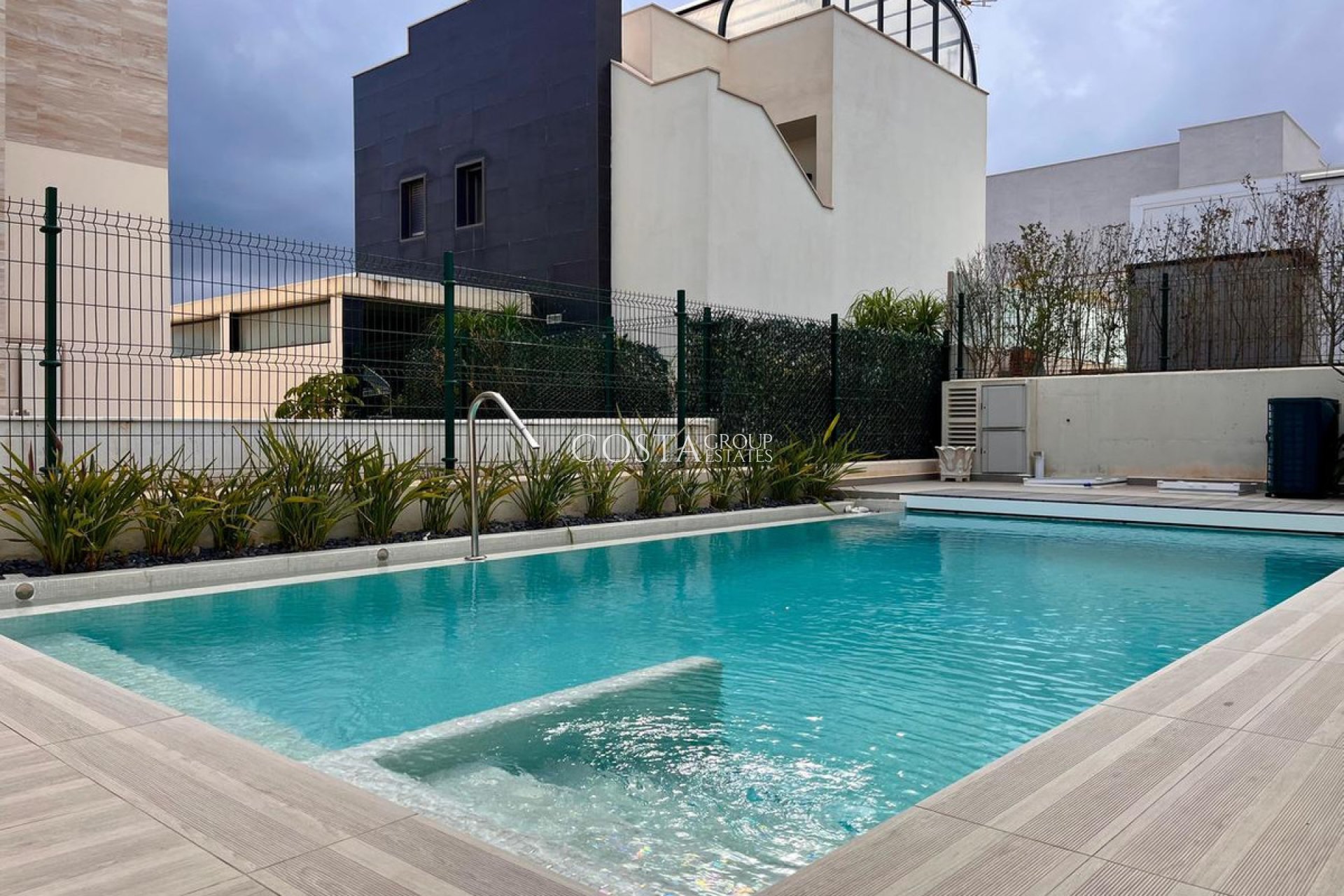 Resale - Villa -
Orihuela - Dehesa de Campoamor