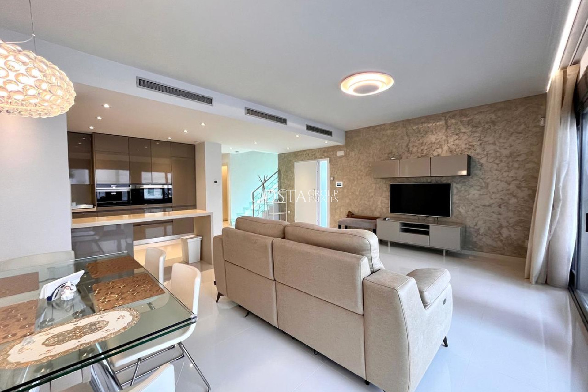 Resale - Villa -
Orihuela - Dehesa de Campoamor