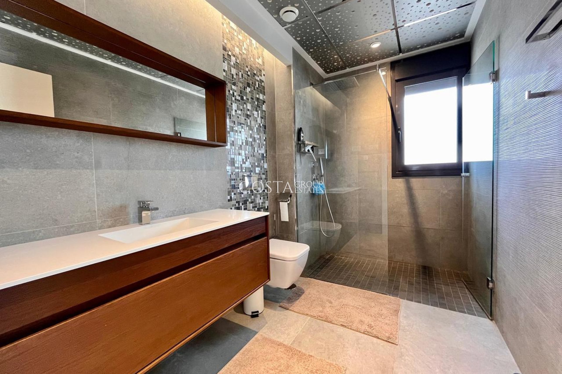 Resale - Villa -
Orihuela - Dehesa de Campoamor