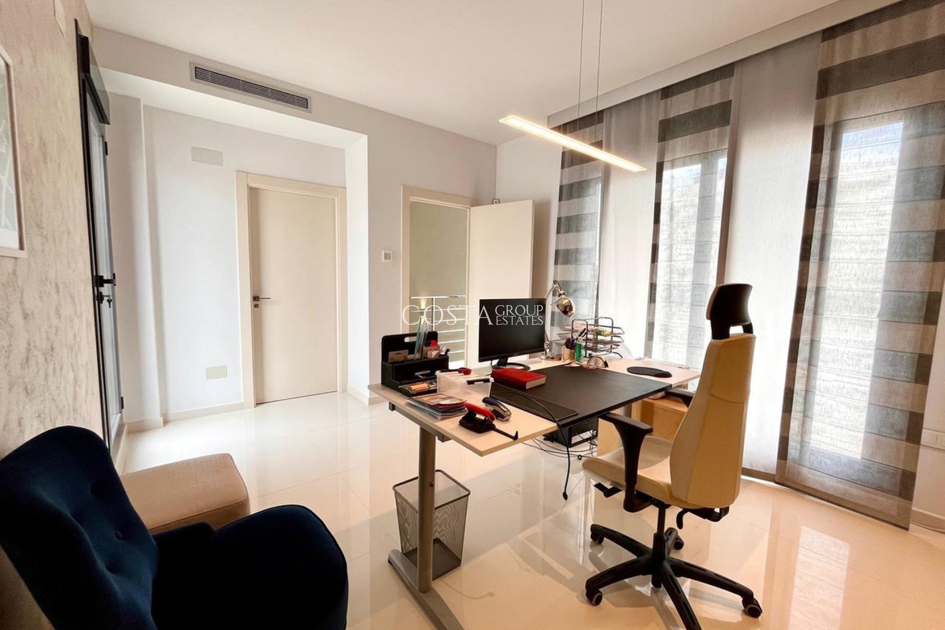 Resale - Villa -
Orihuela - Dehesa de Campoamor