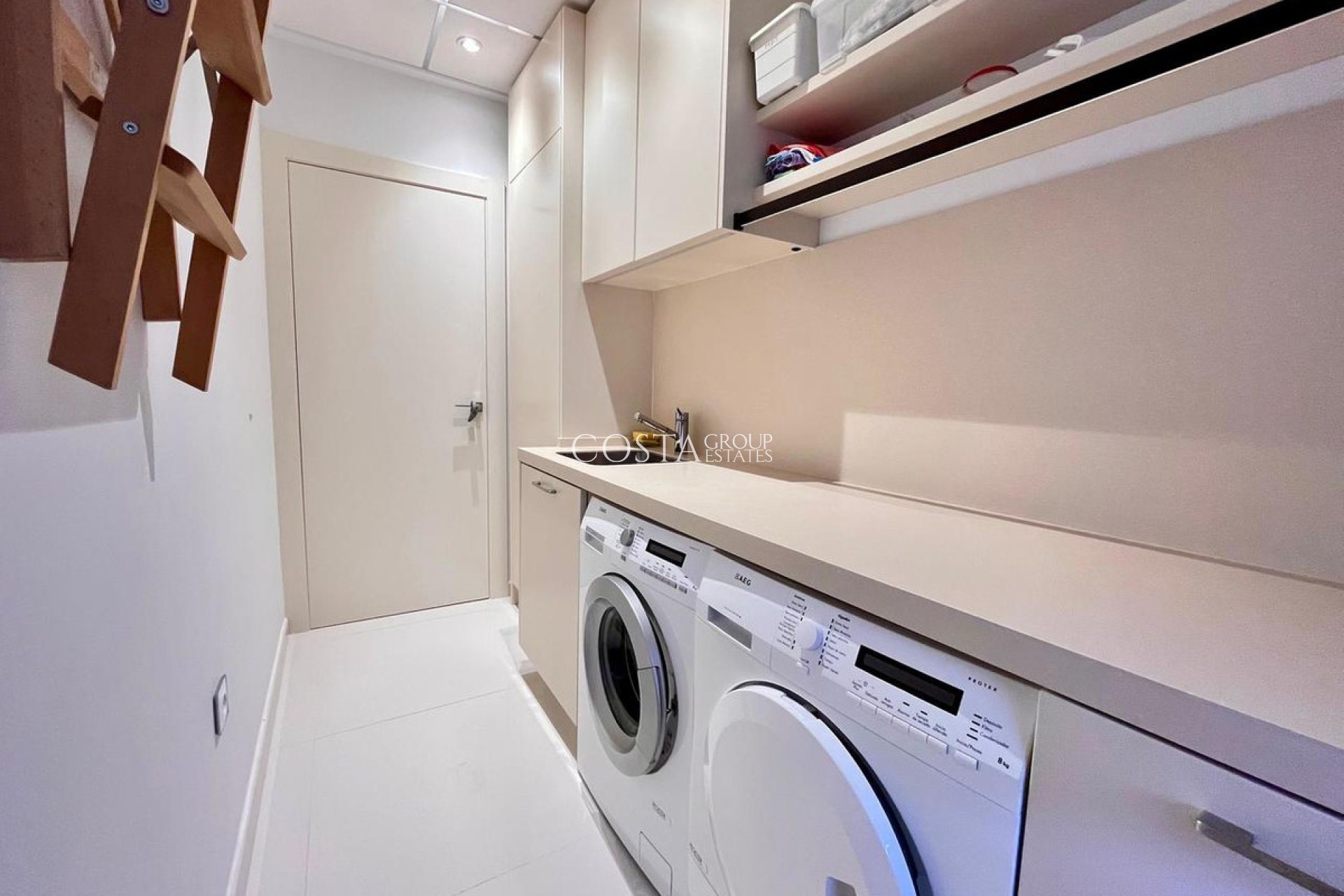 Resale - Villa -
Orihuela - Dehesa de Campoamor