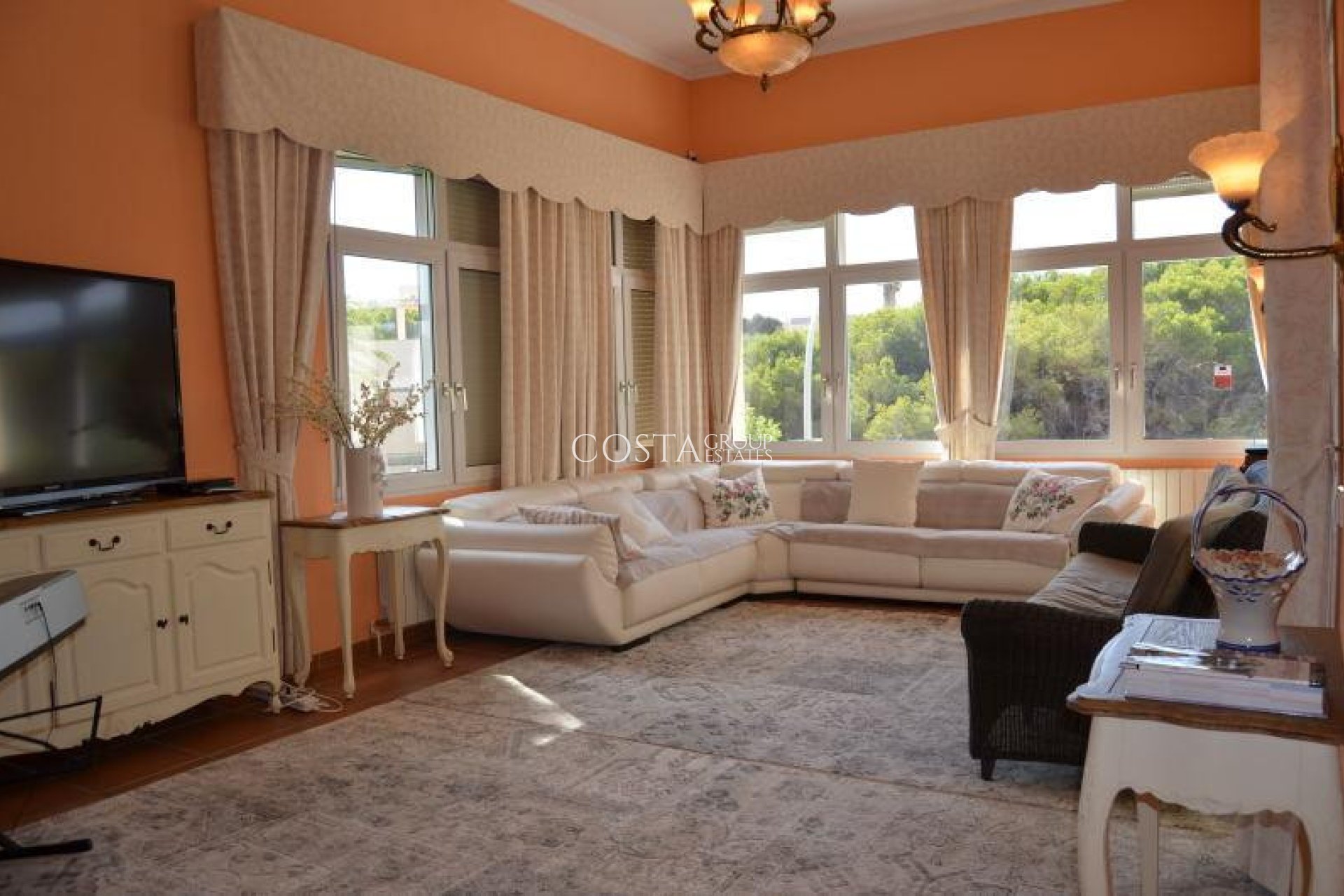 Resale - Villa -
Orihuela - Dehesa de Campoamor