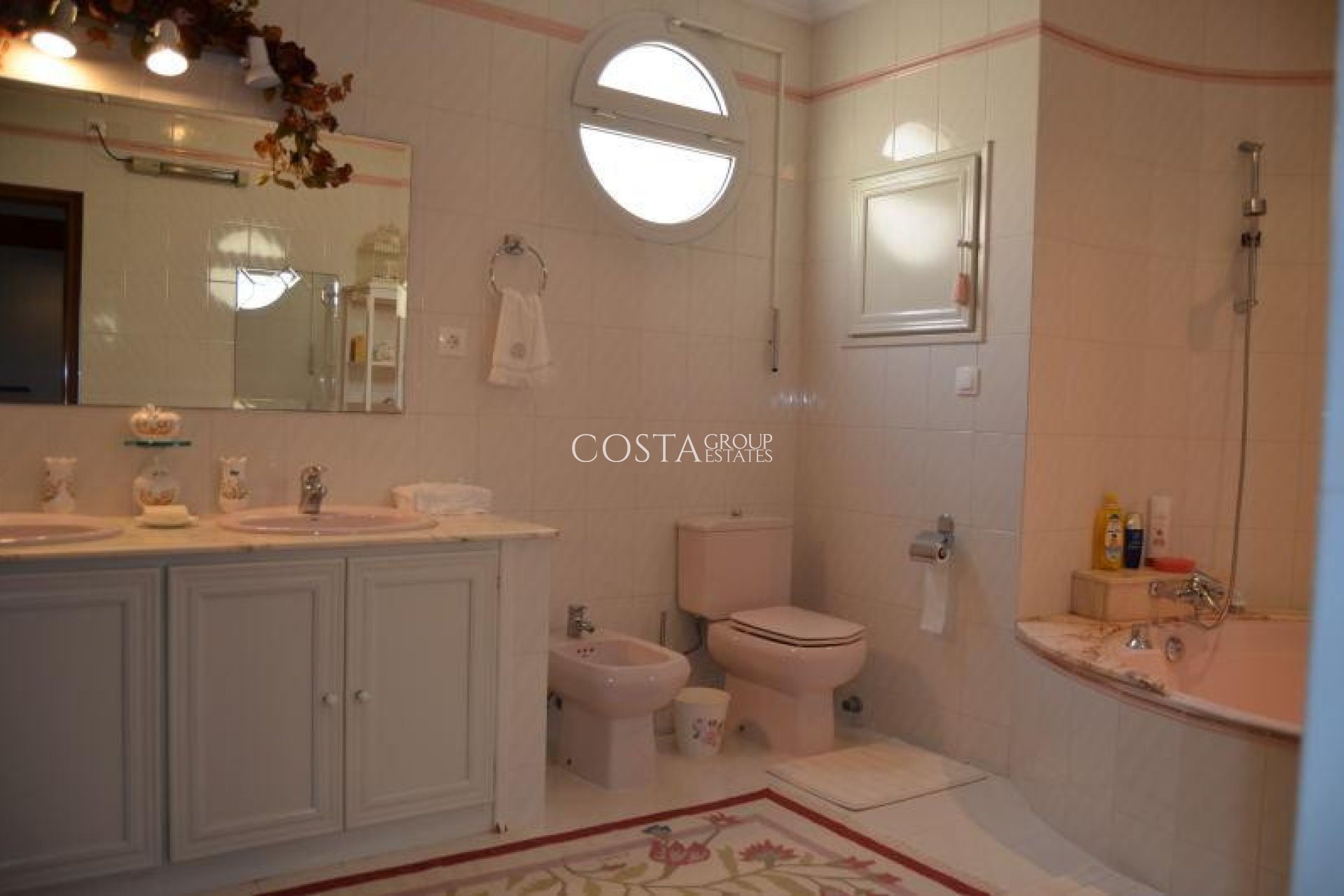 Resale - Villa -
Orihuela - Dehesa de Campoamor