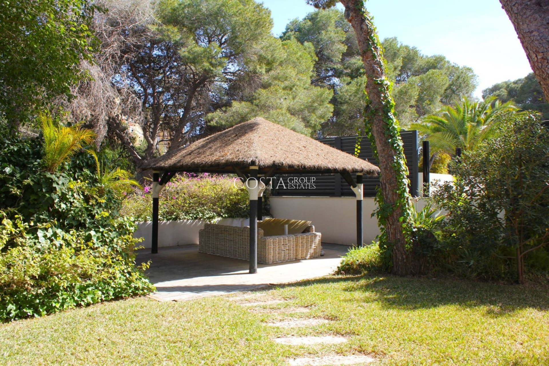 Resale - Villa -
Orihuela - Dehesa de Campoamor
