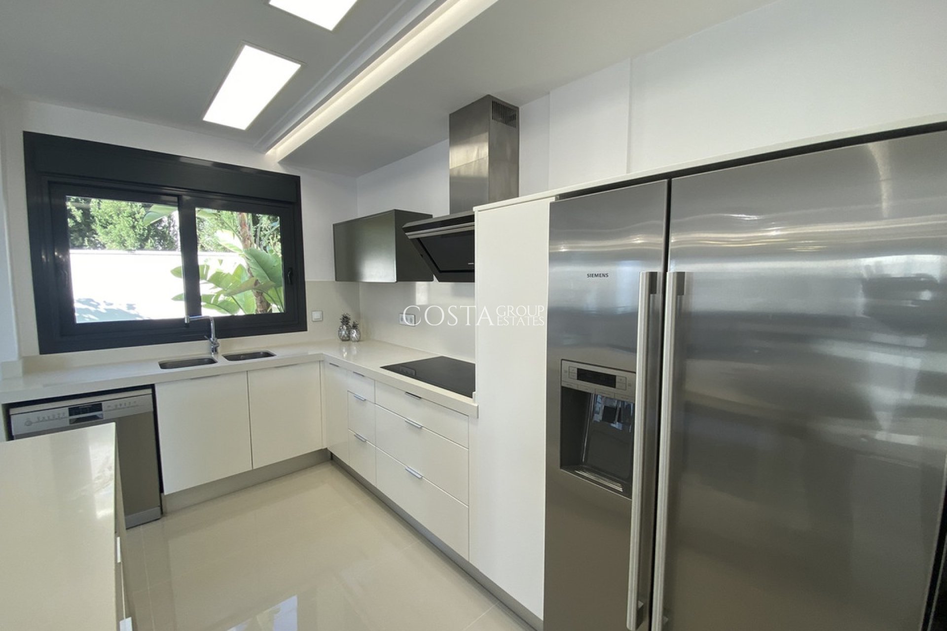 Resale - Villa -
Orihuela - Dehesa de Campoamor