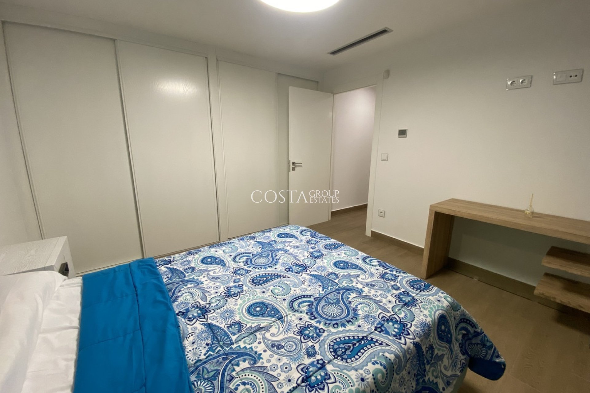 Resale - Villa -
Orihuela - Dehesa de Campoamor