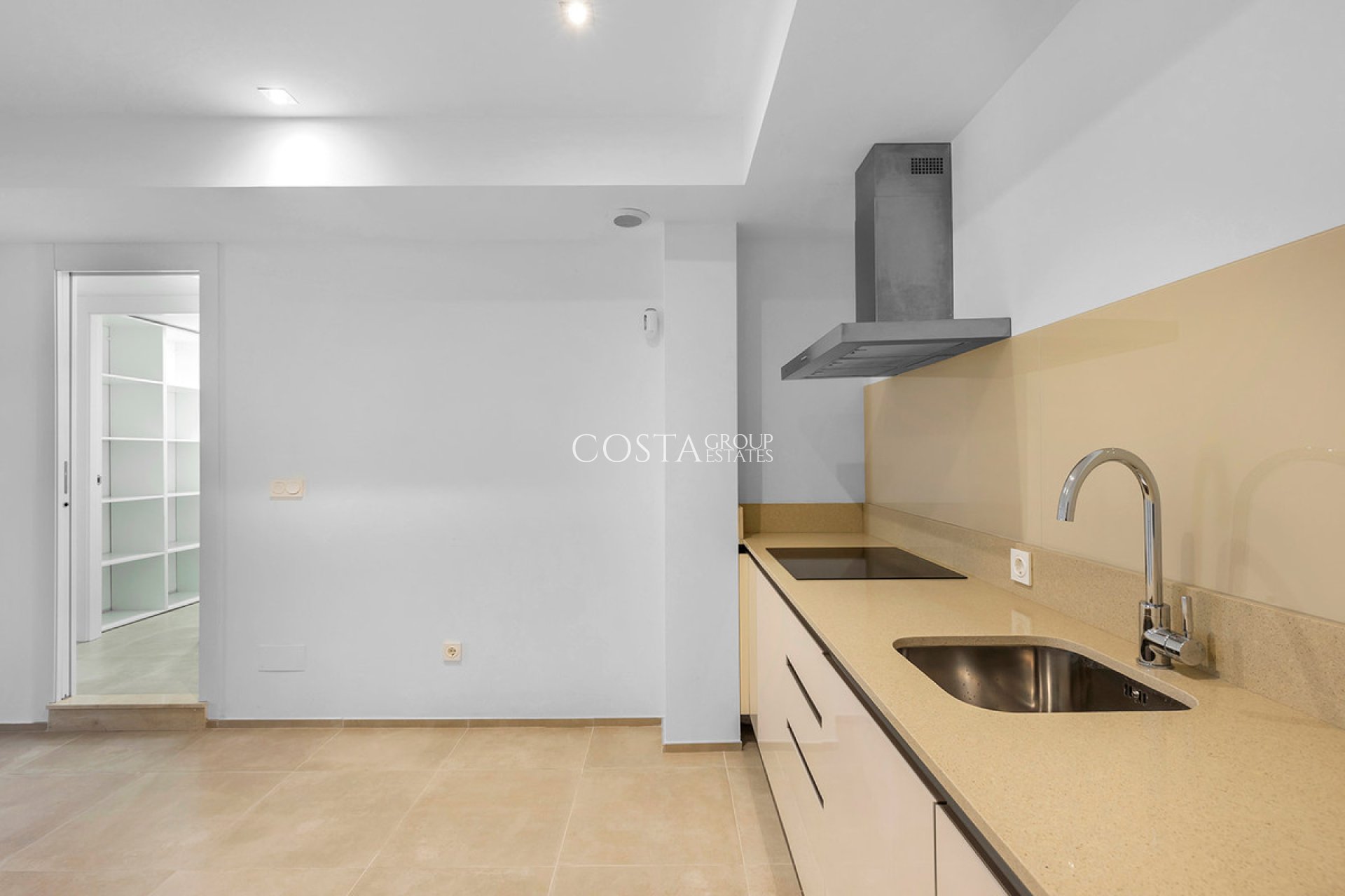 Resale - Villa -
Orihuela - La Zenia