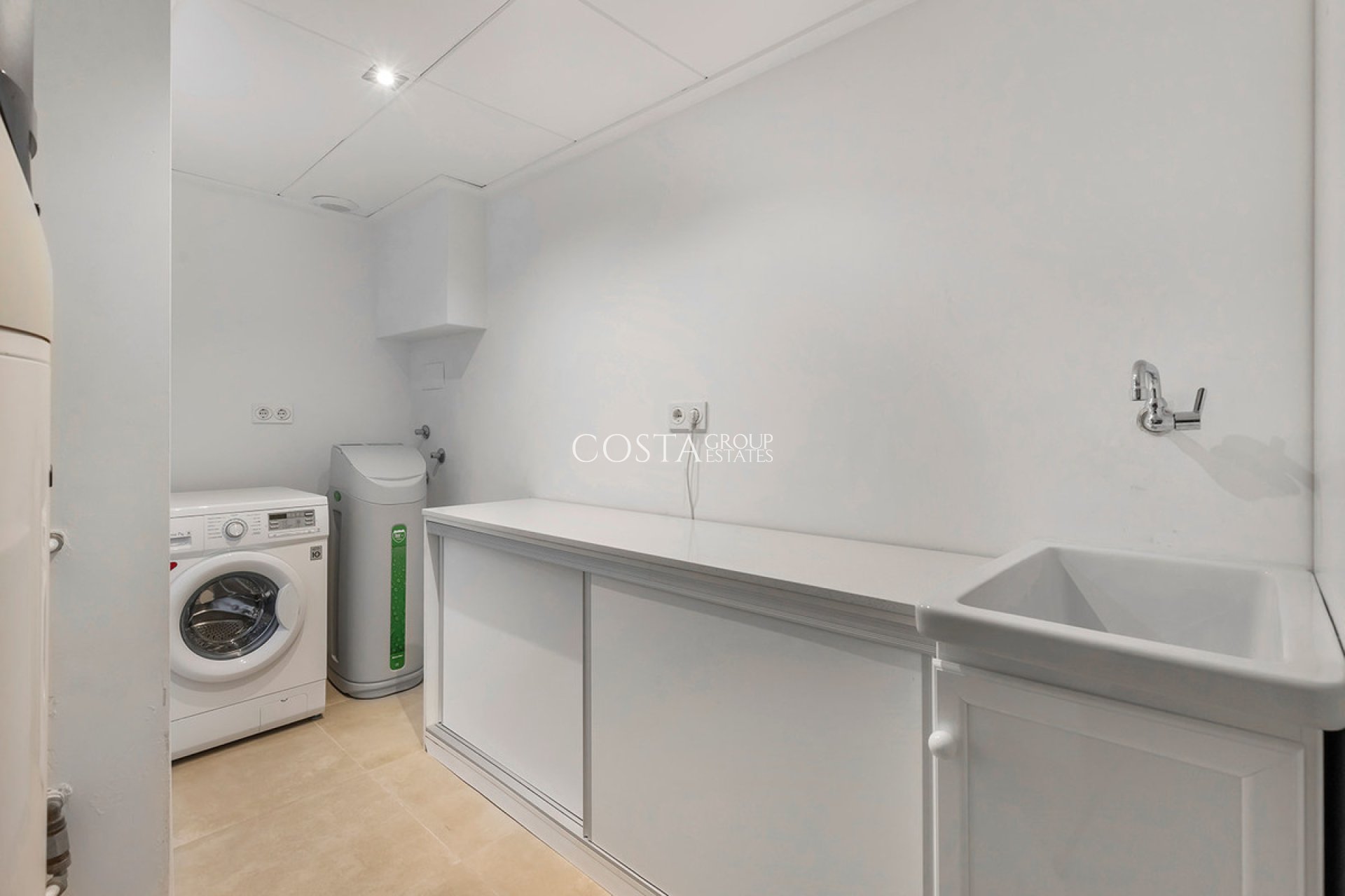 Resale - Villa -
Orihuela - La Zenia