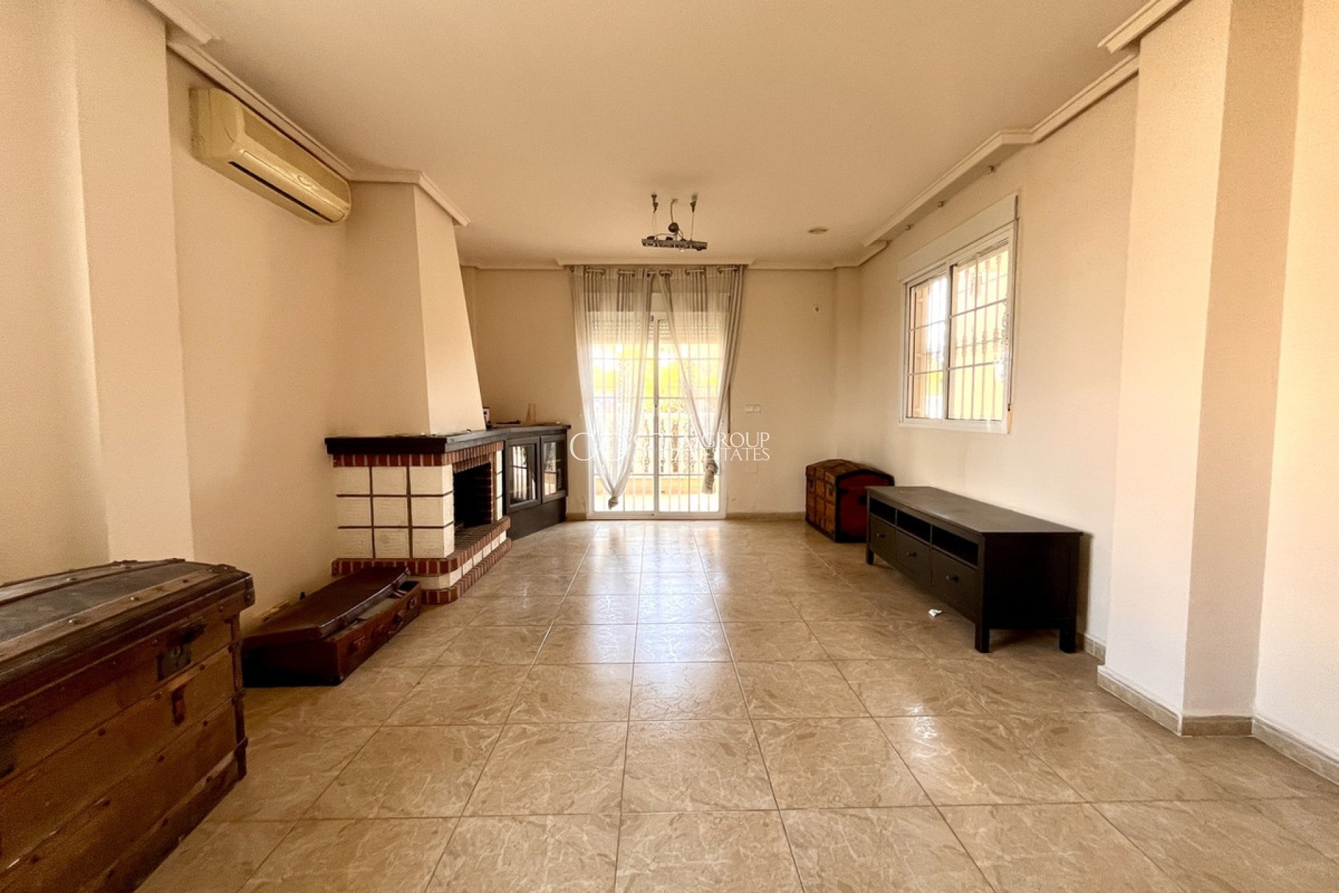 Resale - Villa -
Orihuela - La Zenia