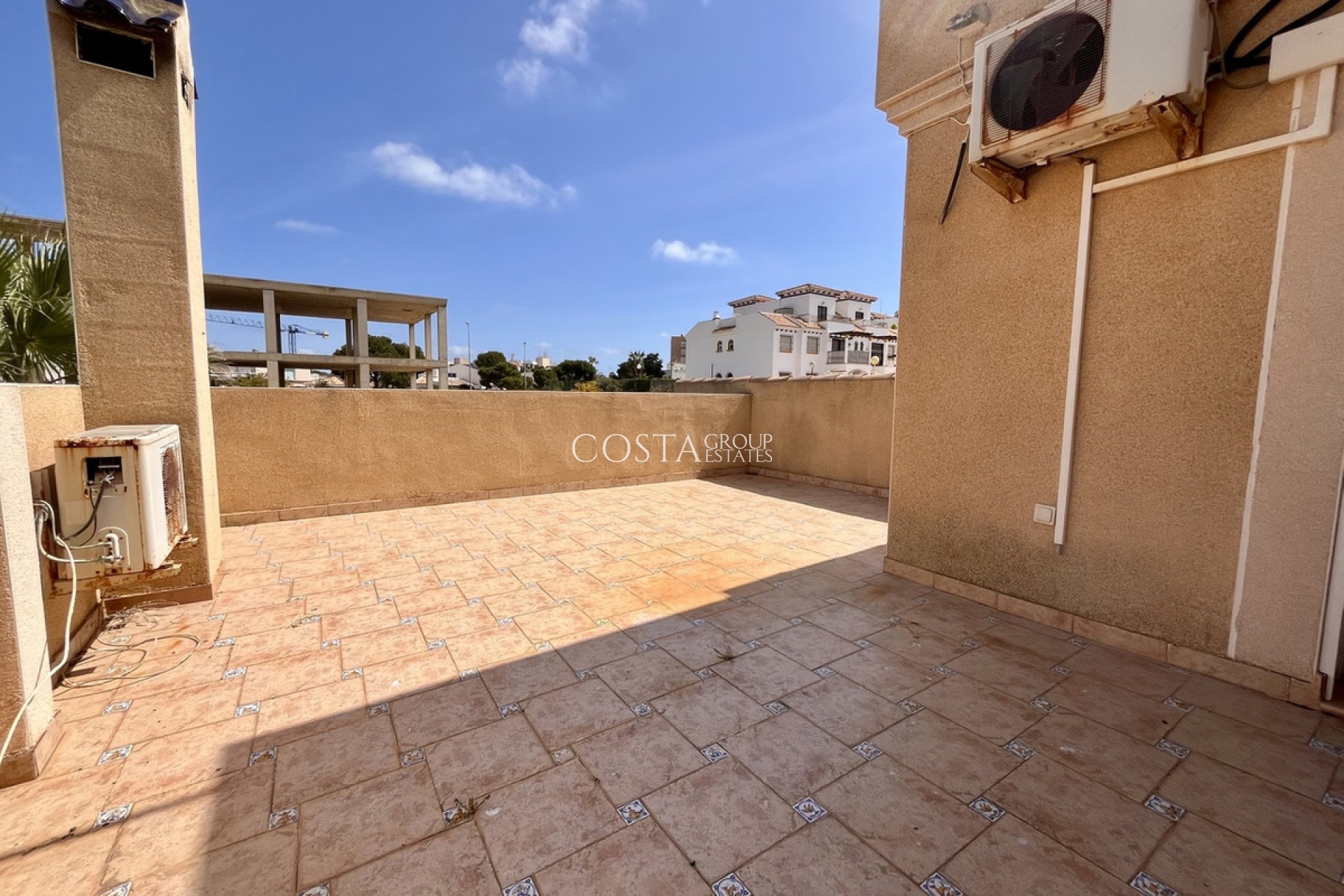 Resale - Villa -
Orihuela - La Zenia