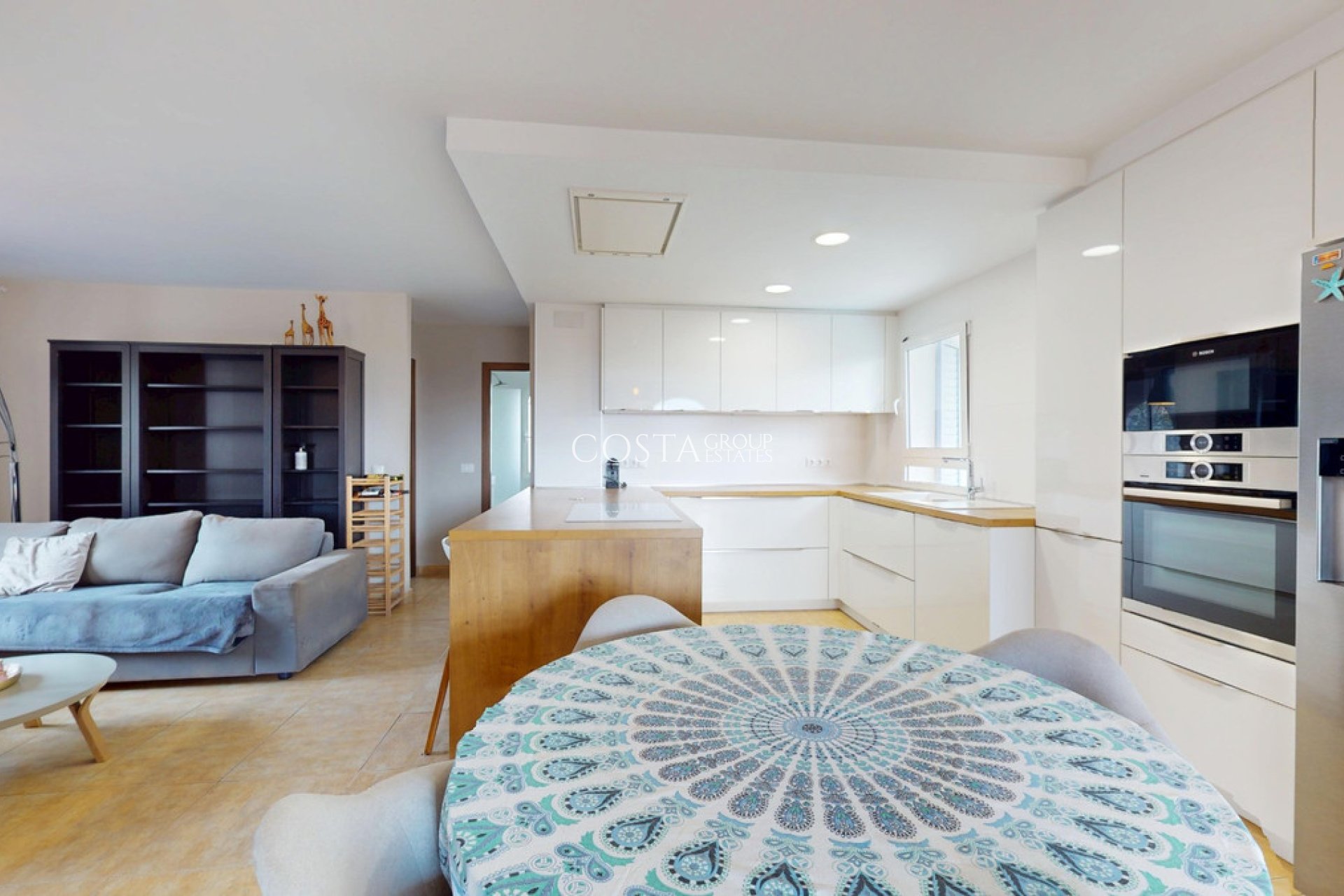 Resale - Villa -
Orihuela - La Zenia