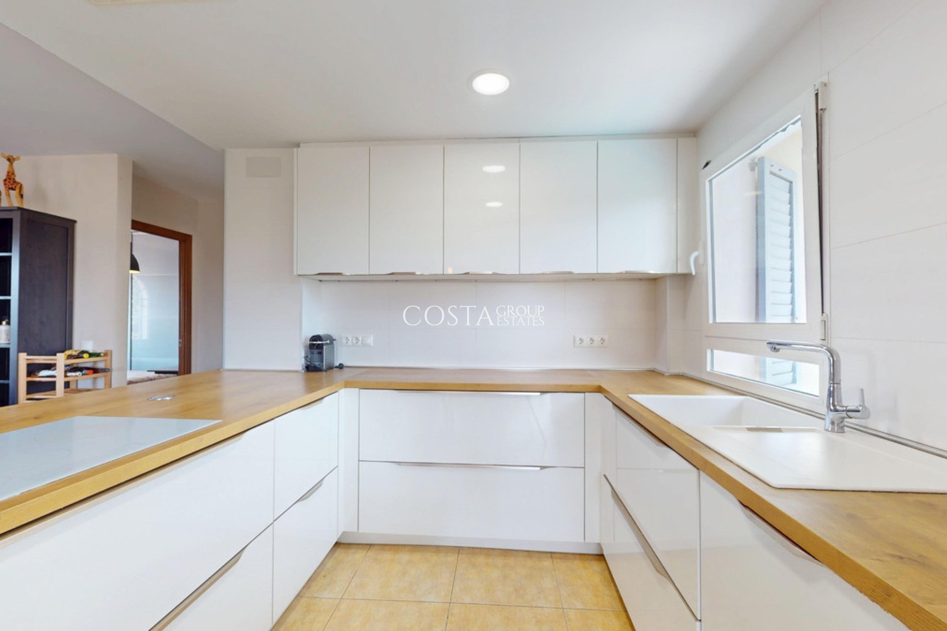 Resale - Villa -
Orihuela - La Zenia