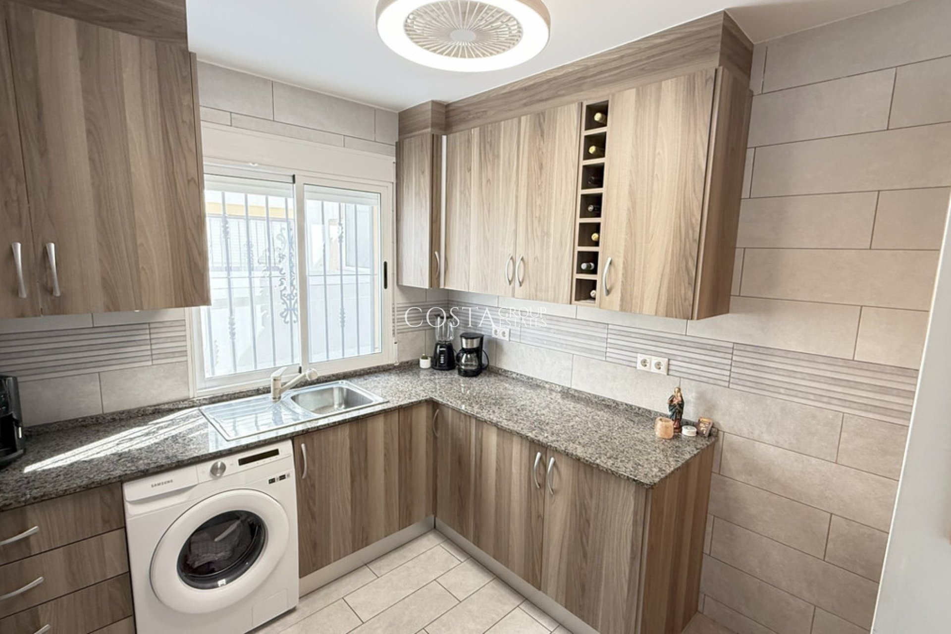 Resale - Villa -
Orihuela - La Zenia