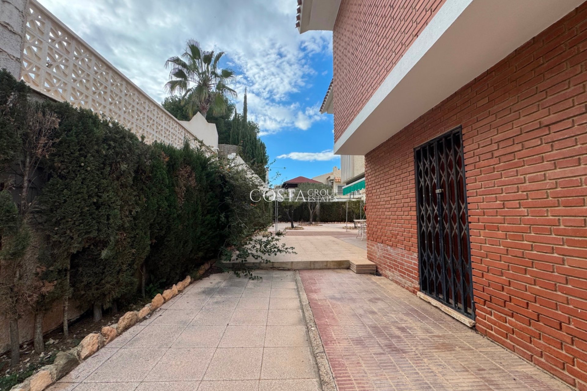 Resale - Villa -
Orihuela - La Zenia