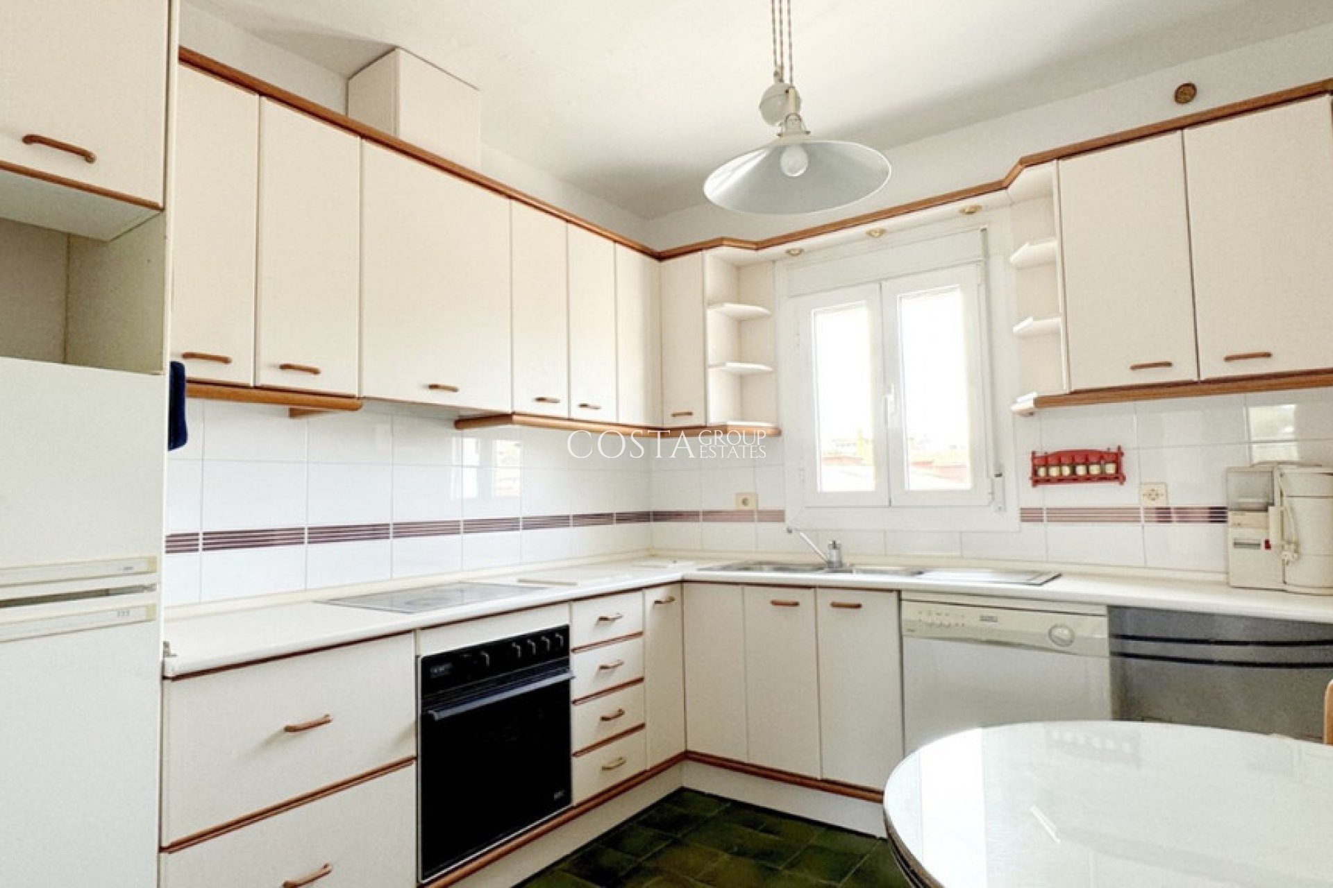 Resale - Villa -
Orihuela - La Zenia