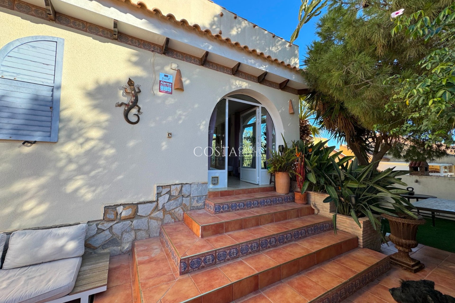 Resale - Villa -
Orihuela - La Zenia