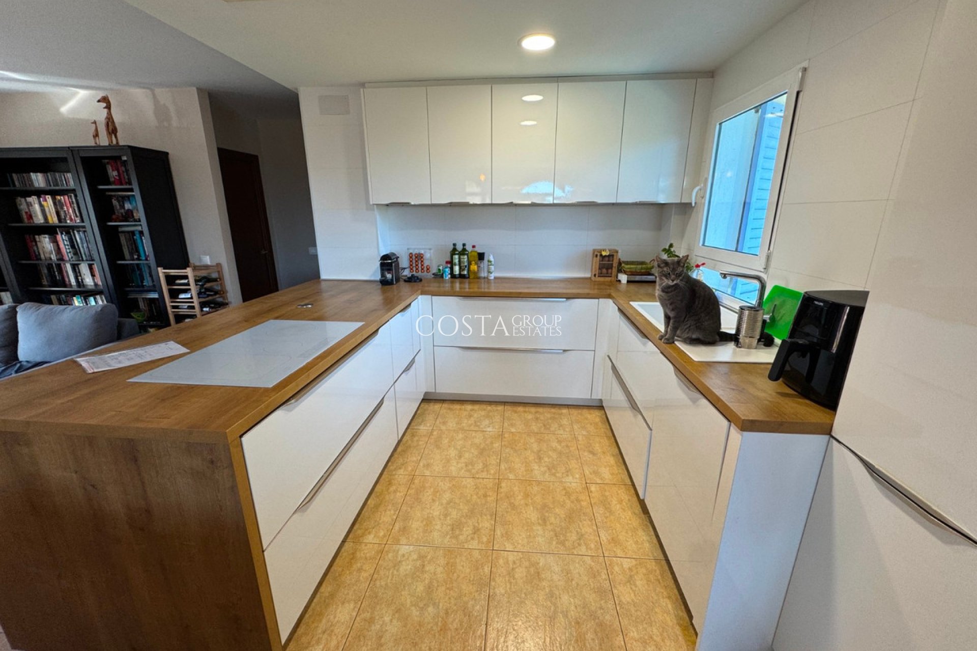 Resale - Villa -
Orihuela - La Zenia