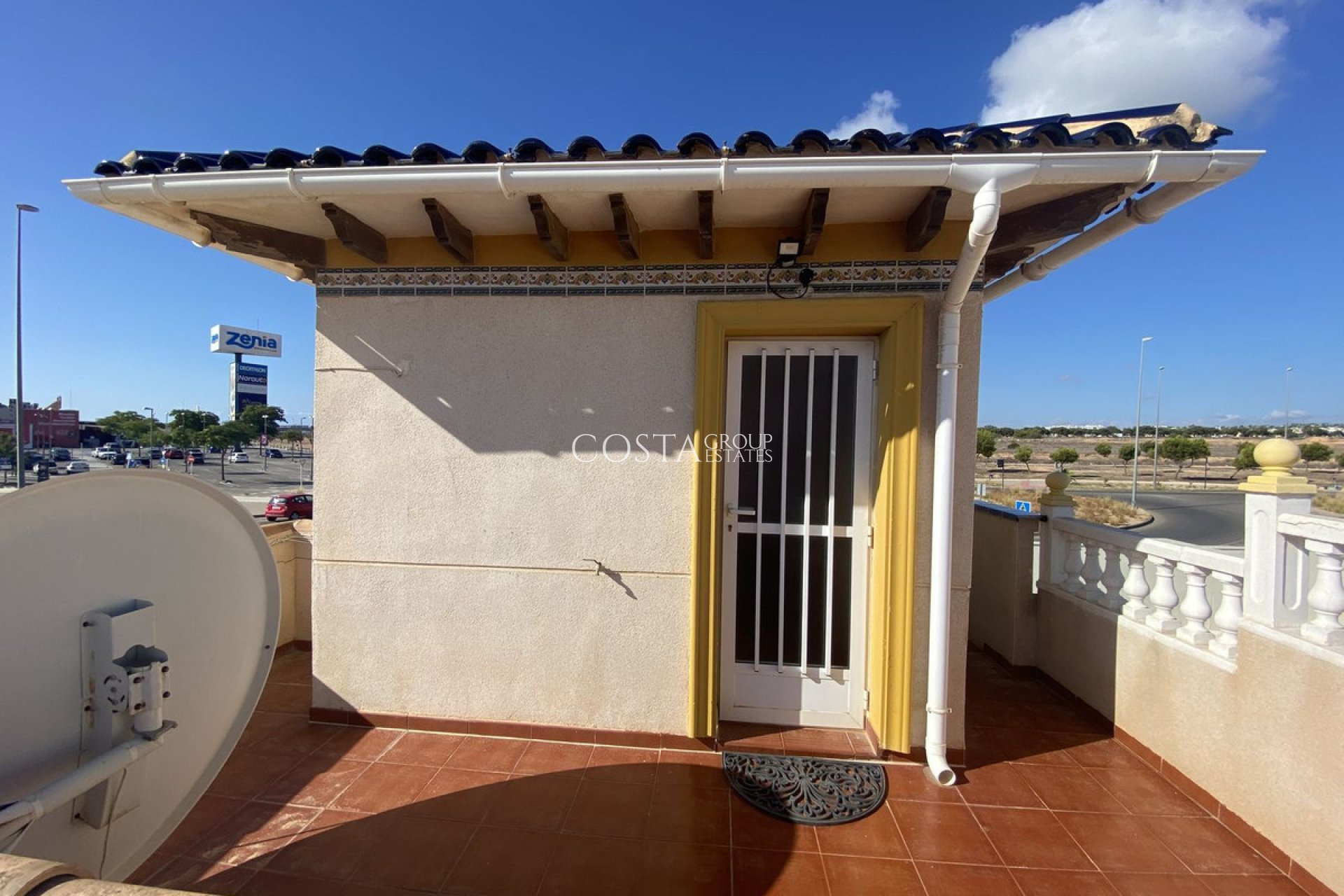 Resale - Villa -
Orihuela - La Zenia