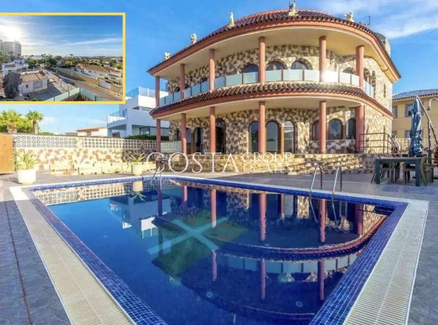 Resale - Villa -
Orihuela - La Zenia