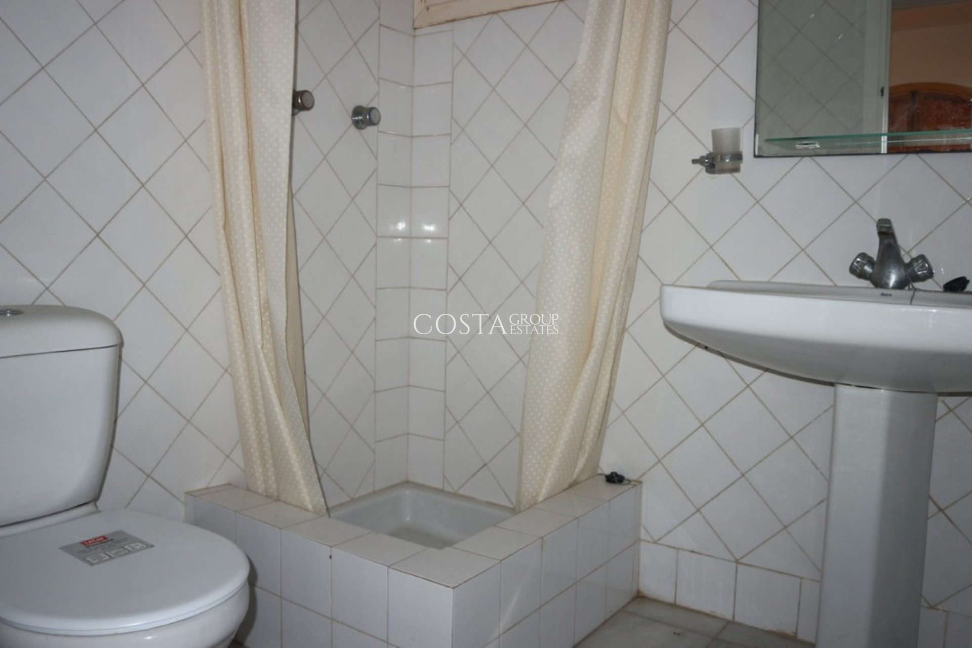 Resale - Villa -
Orihuela - La Zenia